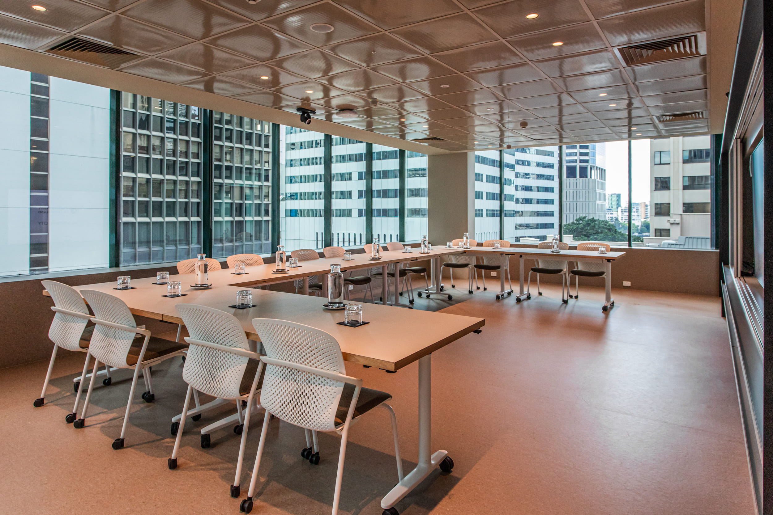 Creative Suite 512 19