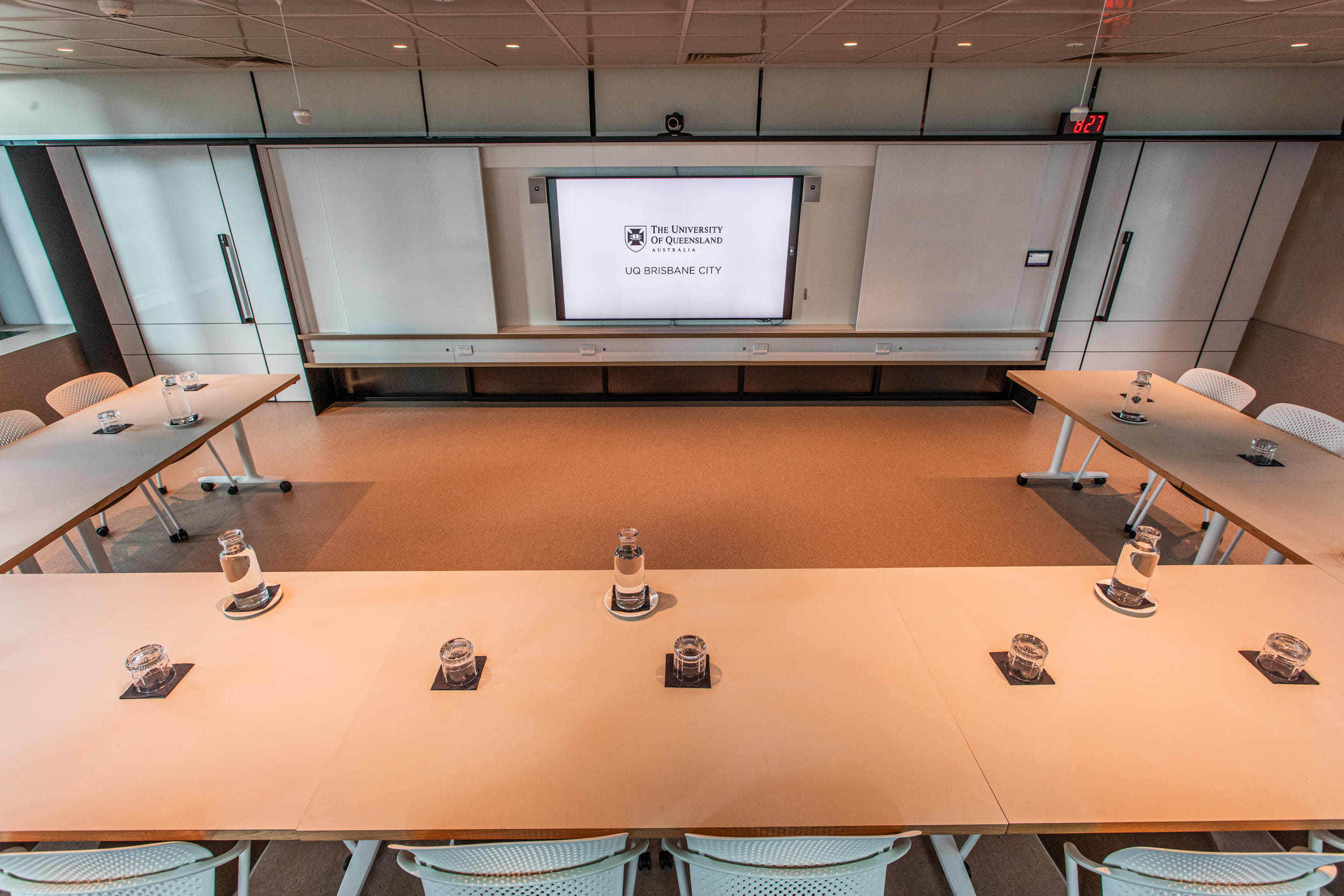 Creative Suite 512 21