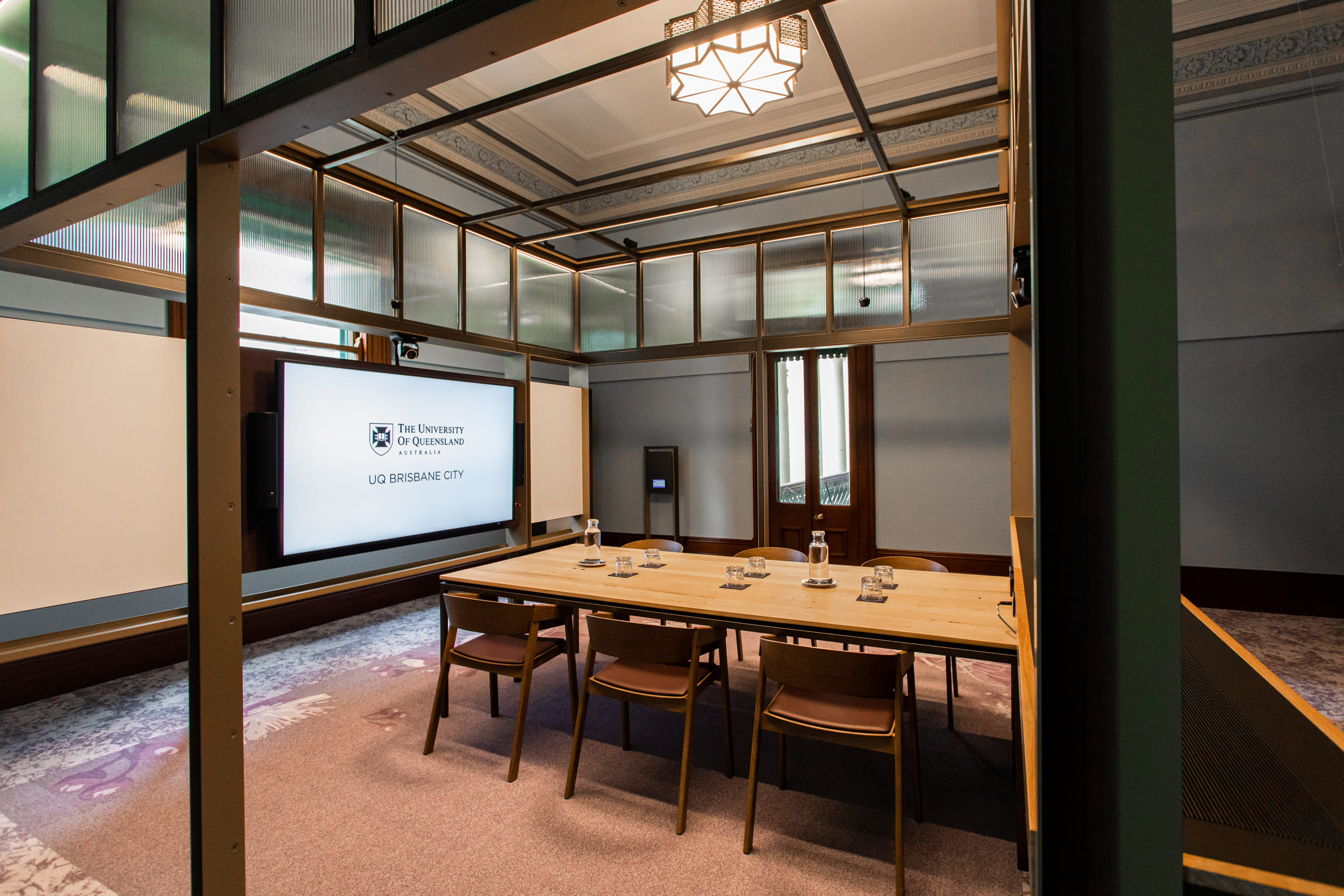 Showcase Suite 213 5