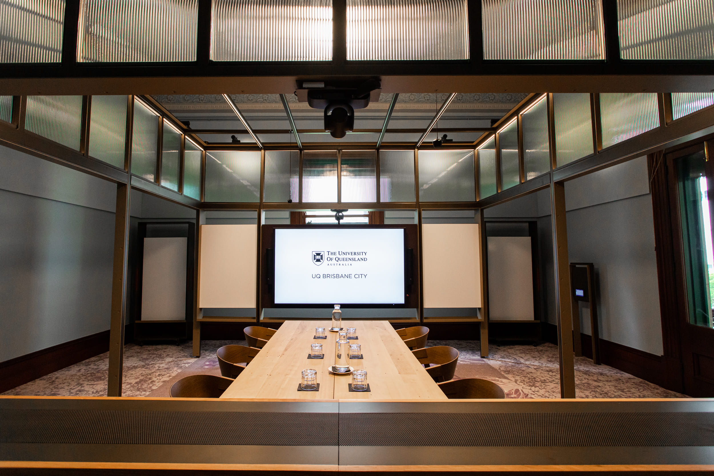 Showcase Suite 213 8