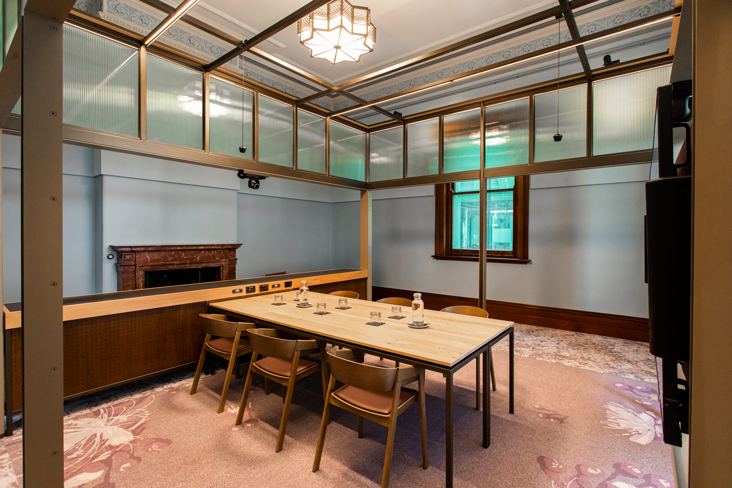 Showcase Suite 213 3