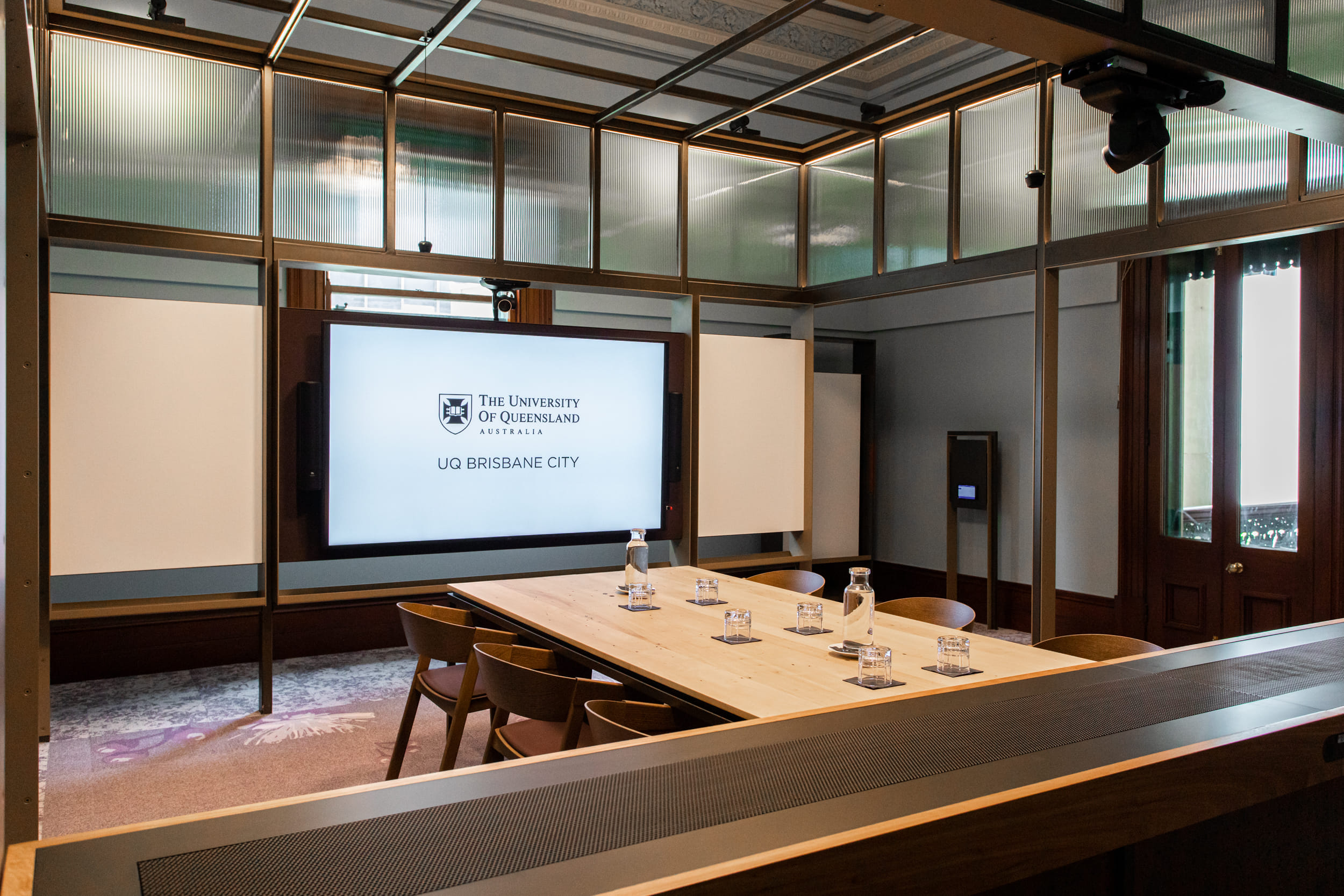 Showcase Suite 213 7