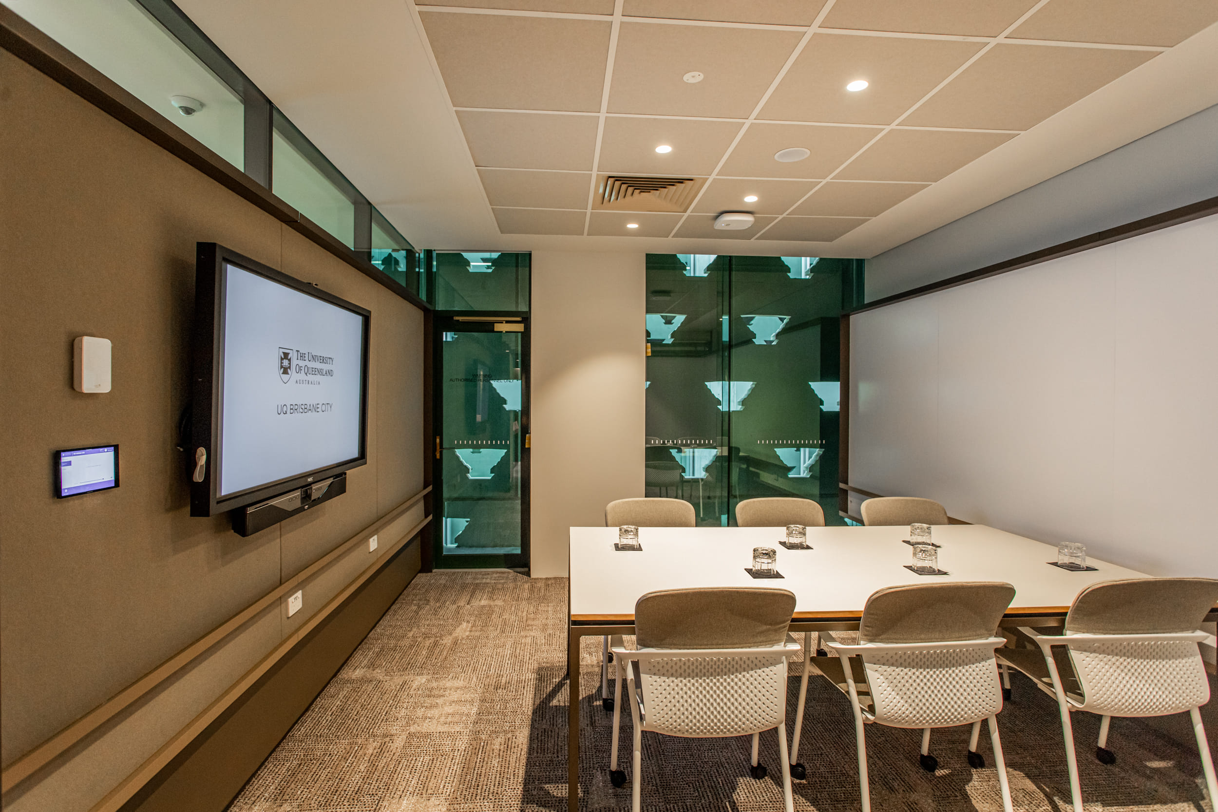 Creative Suite 310, 311, 312 4