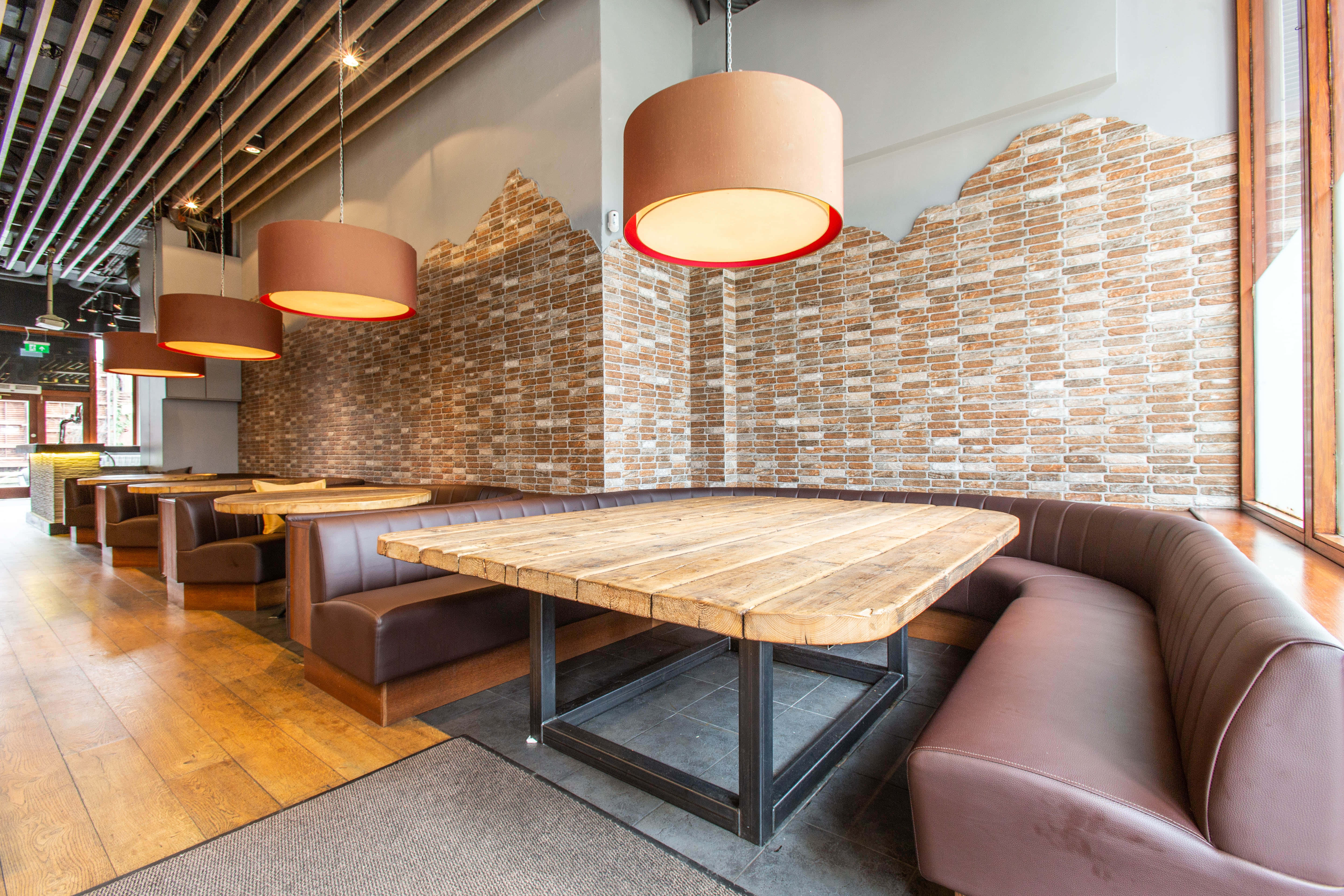 The Main & Lounge Bar 2