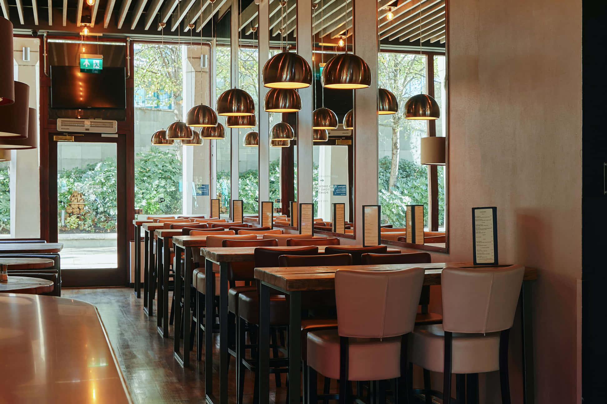 The Main & Lounge Bar 1