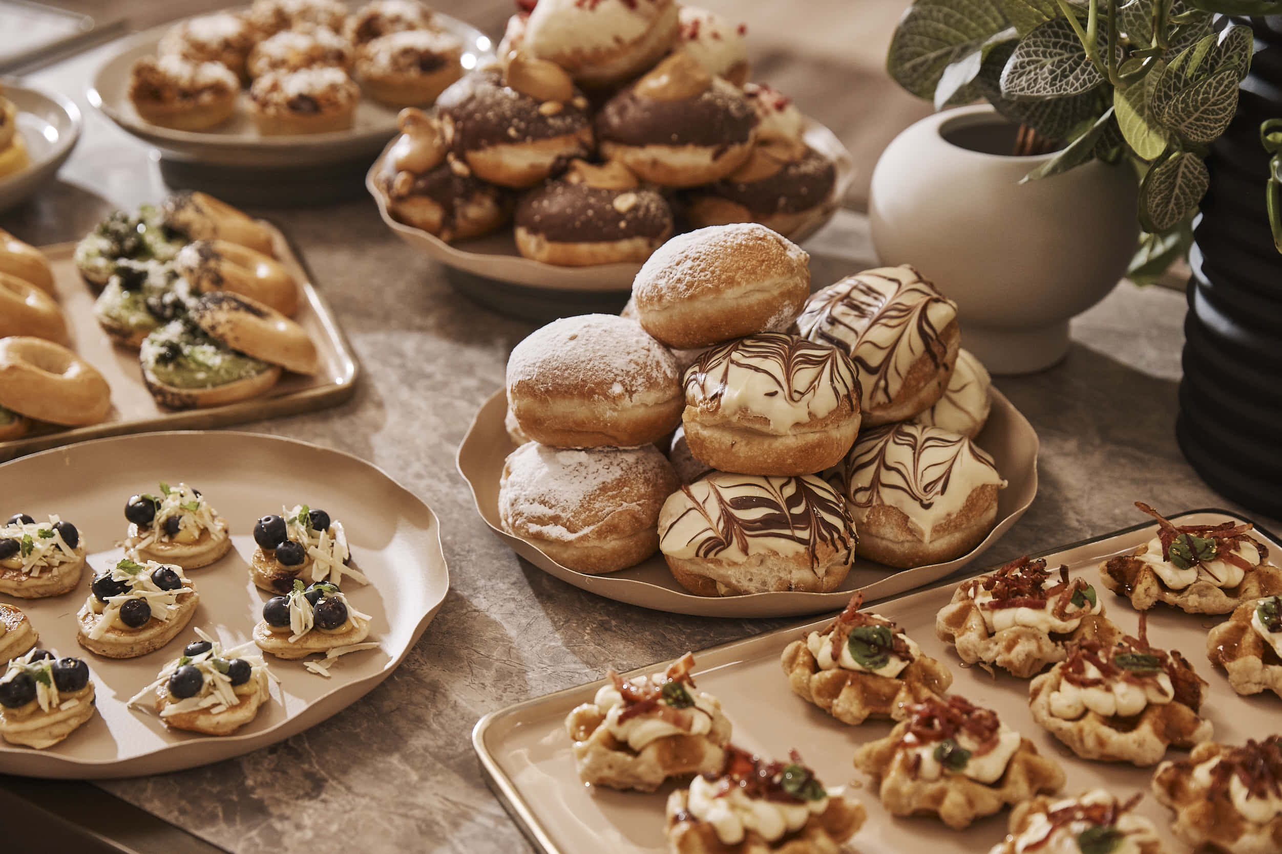 Meeting Place 1 + 2 + 3 8