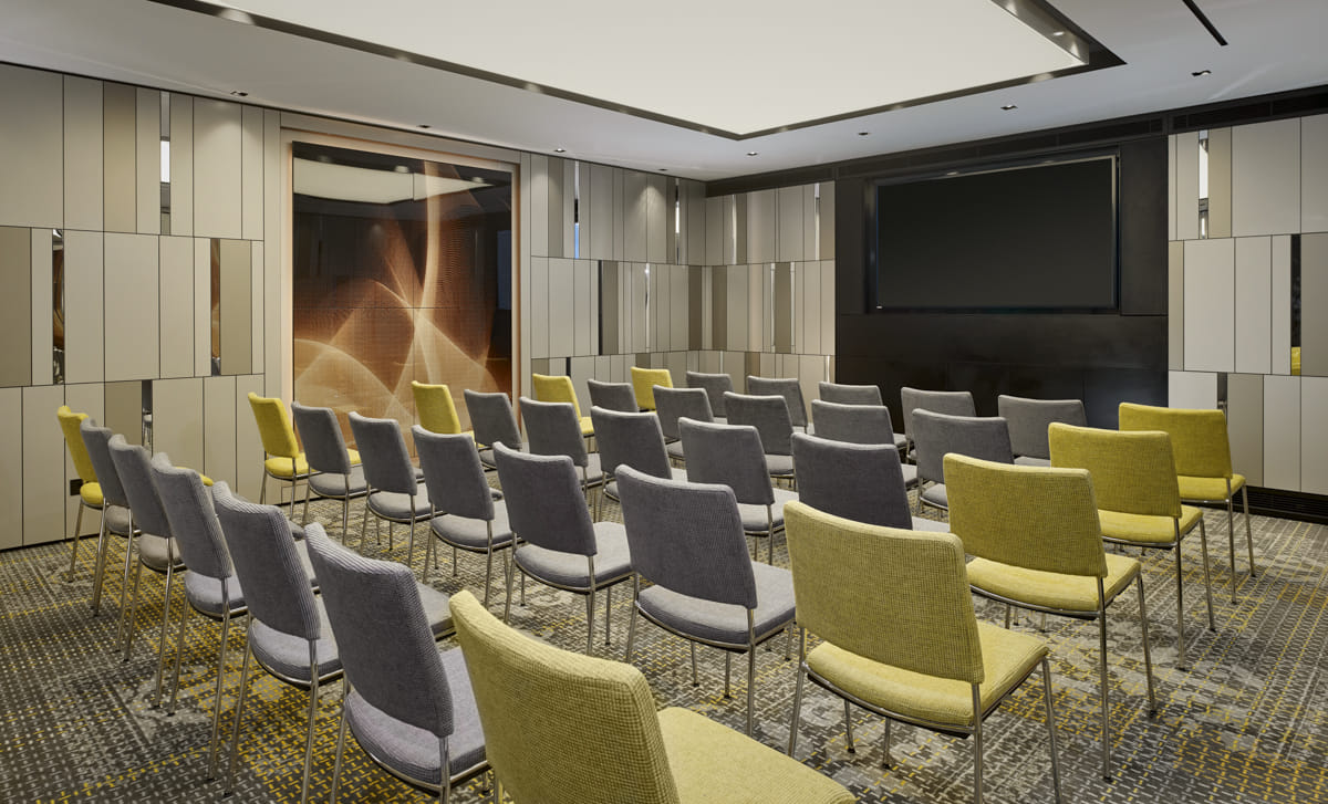 Plaza Suite 1