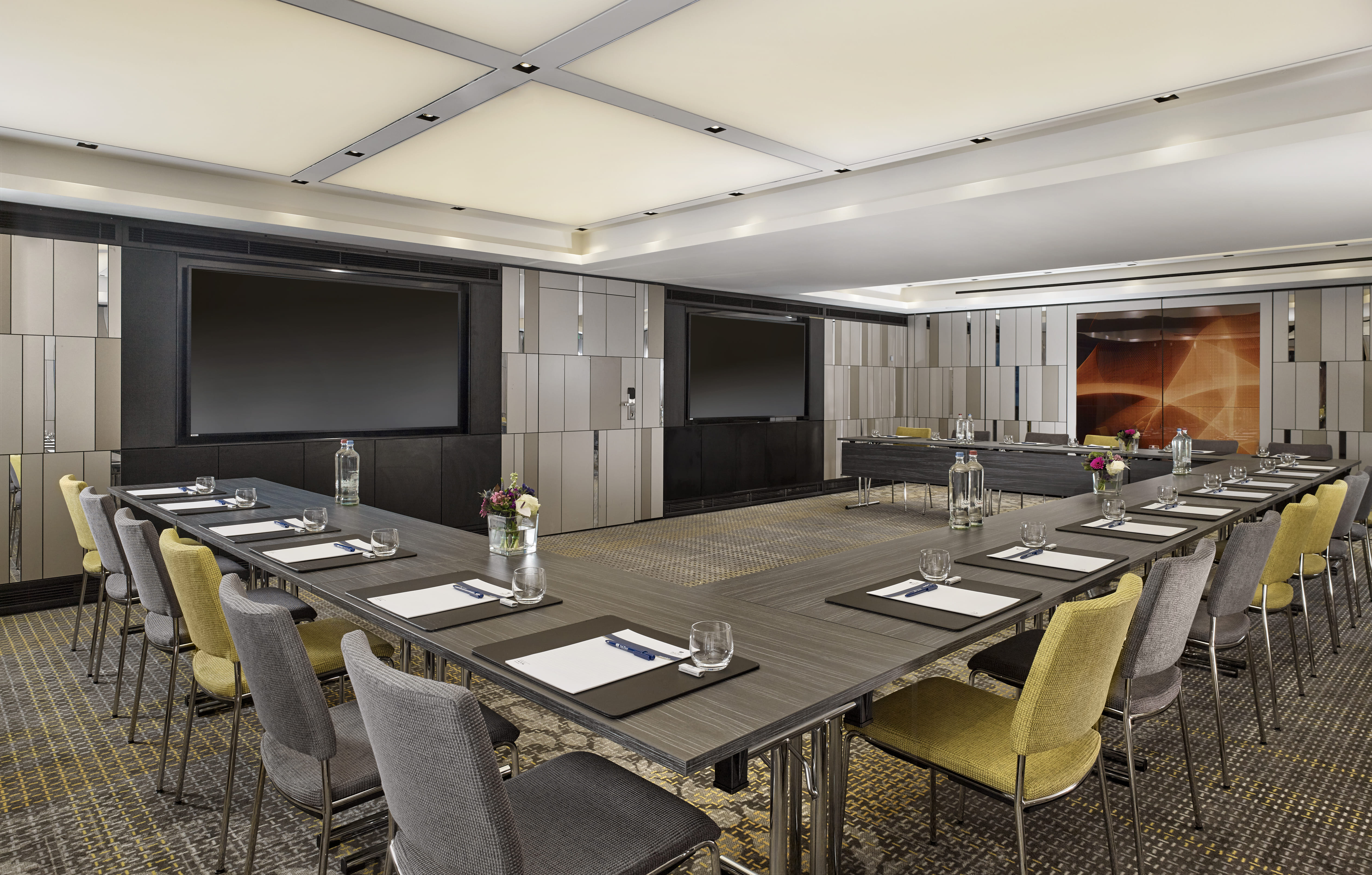 Plaza Suite 4