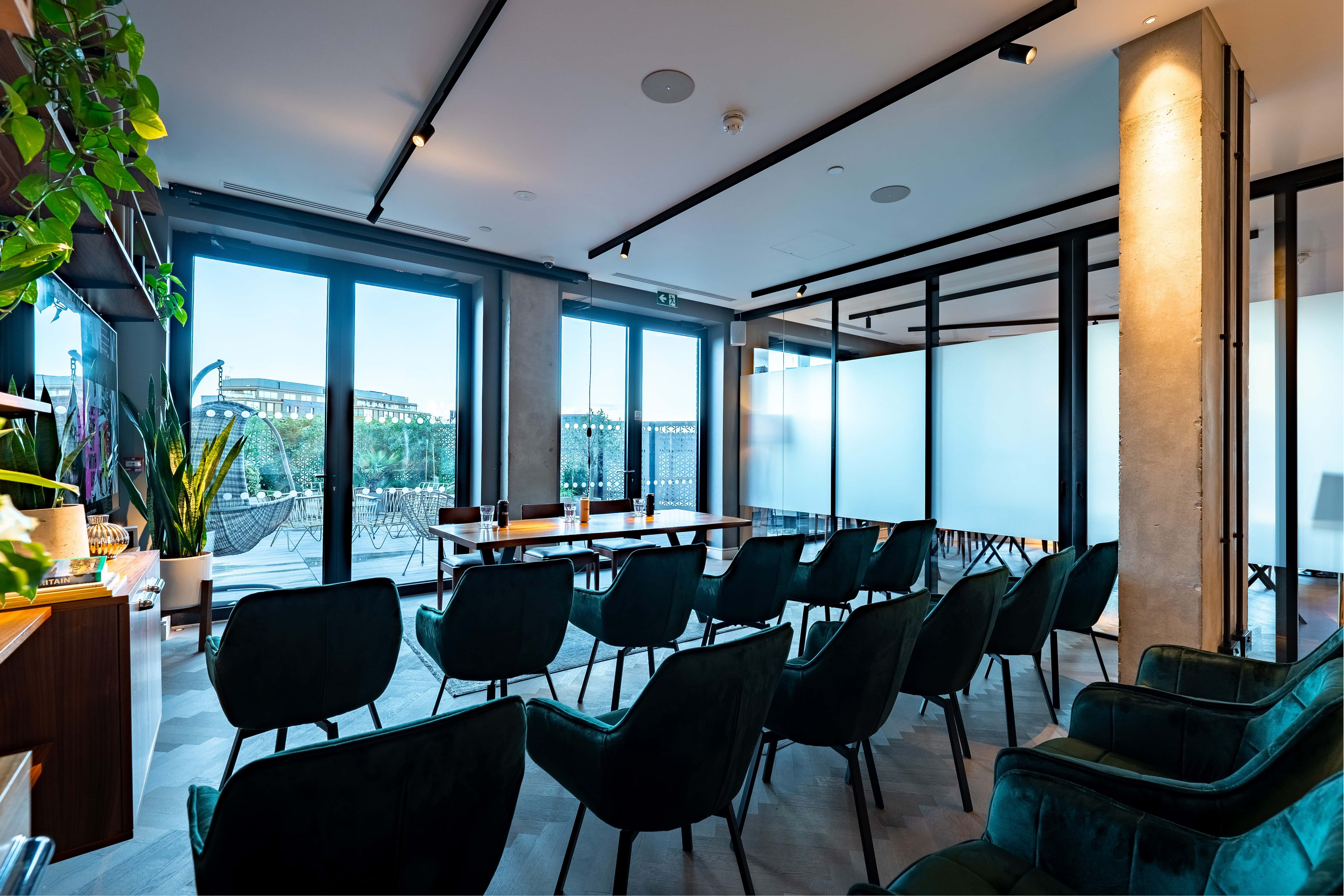 East Side Meeting Room 7