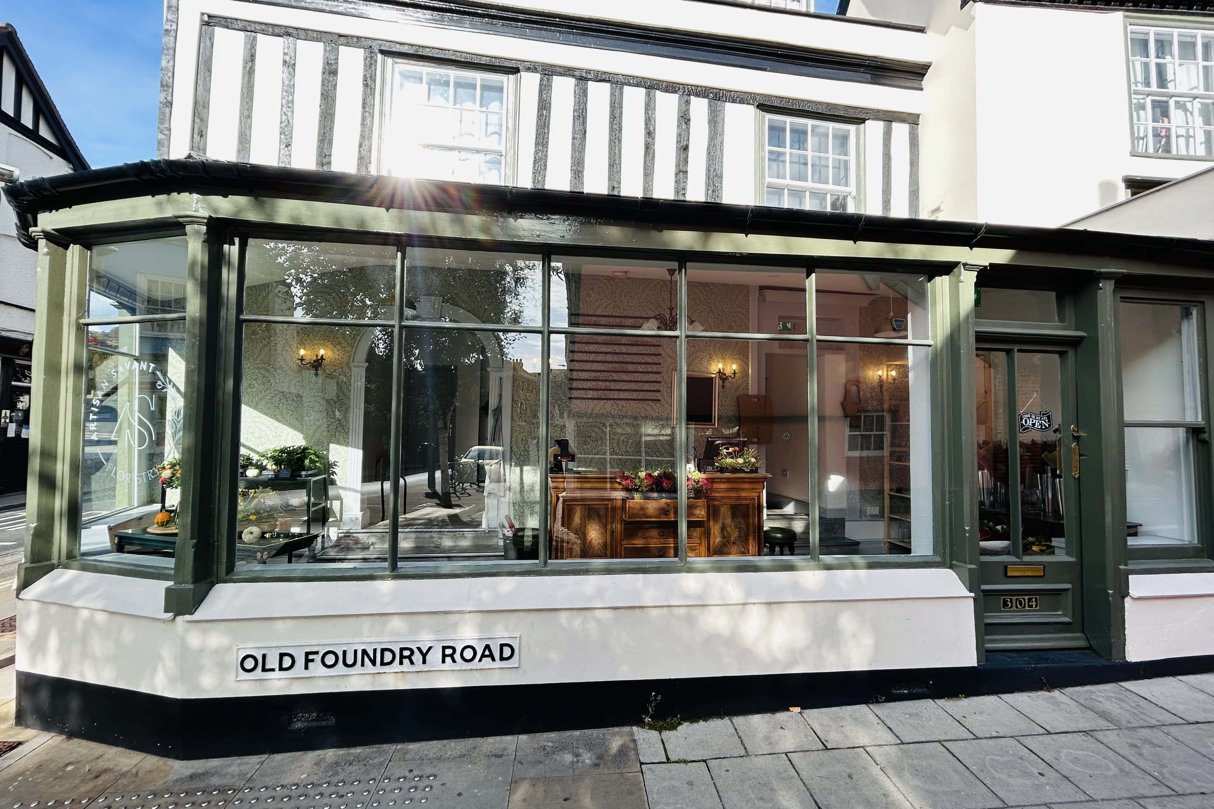 Artisan Savant Spaces - Plantshop Florist and Media Space 0