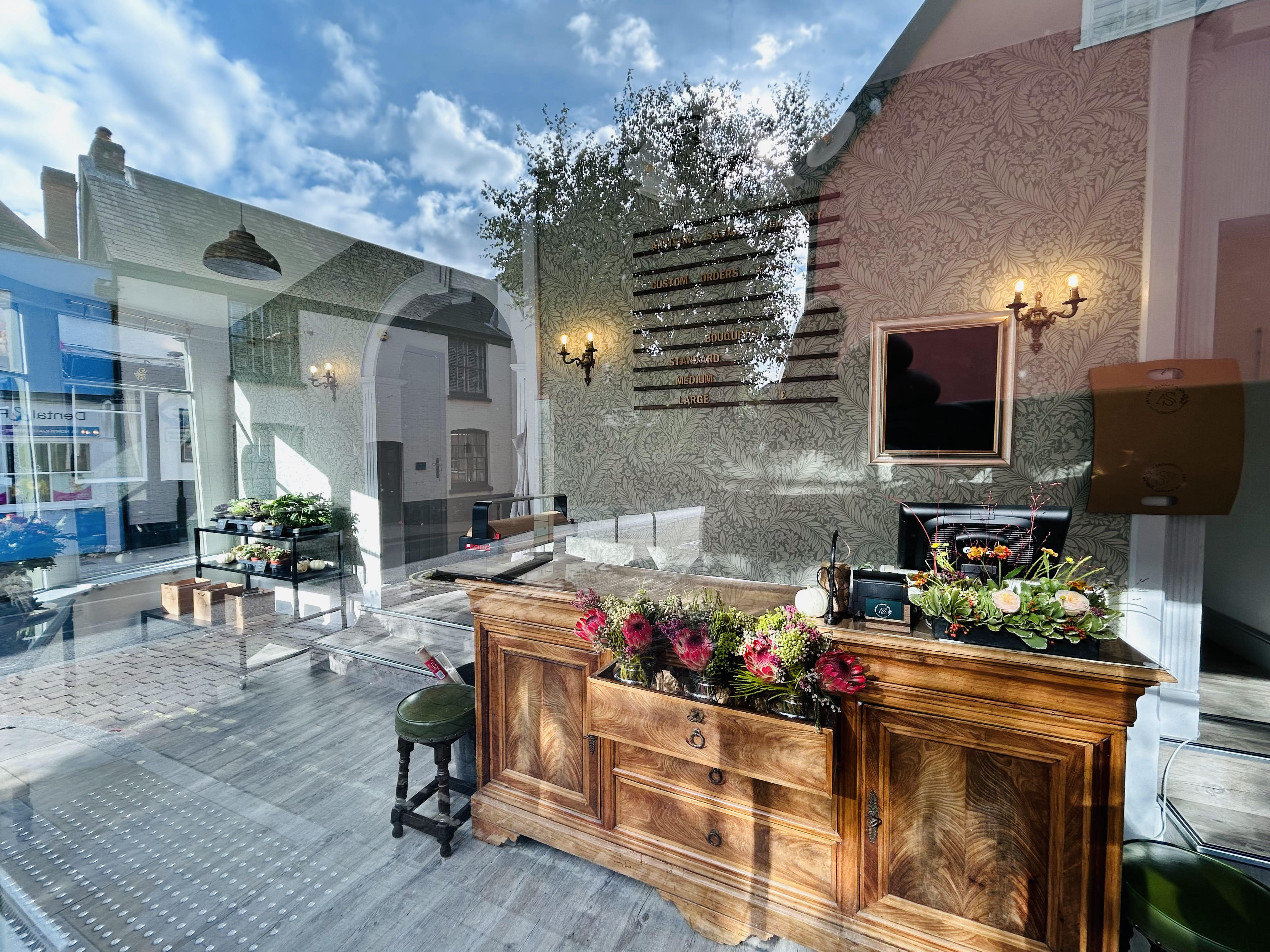 Artisan Savant Spaces - Plantshop Florist and Media Space 1