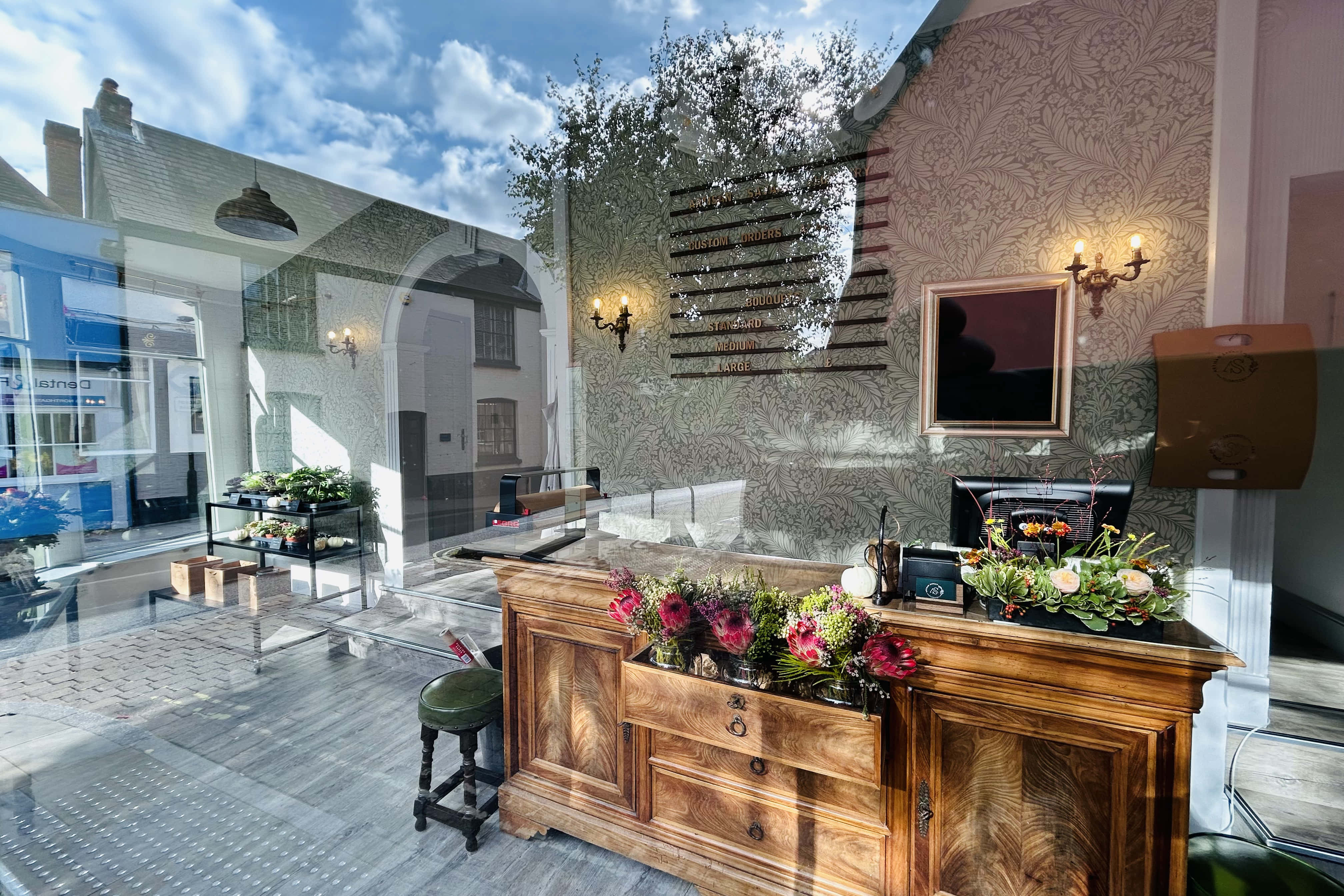 Artisan Savant Spaces - Plantshop Florist and Media Space 1