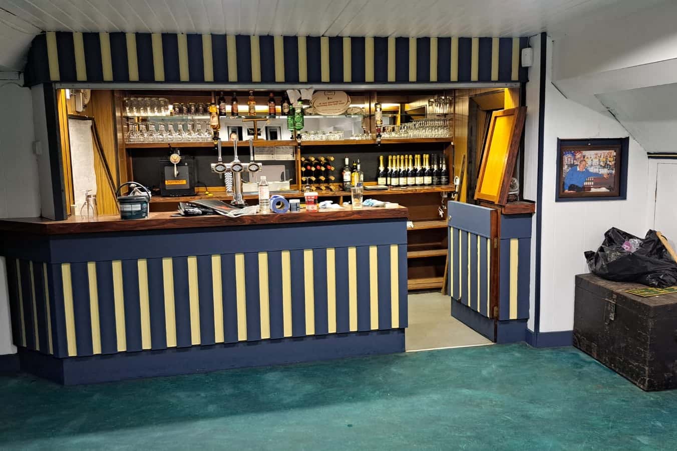 Bar, Hall & Social Area 8