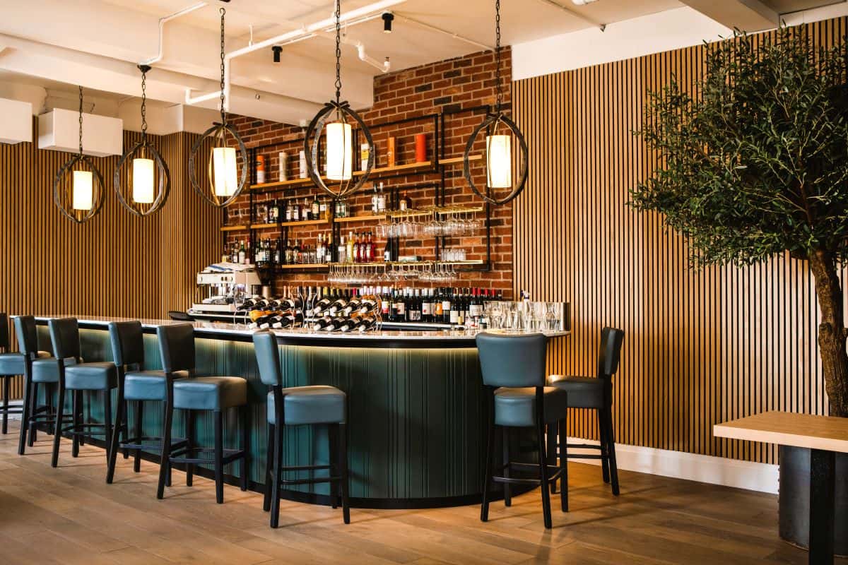 Whole venue Strings Restaurant 5