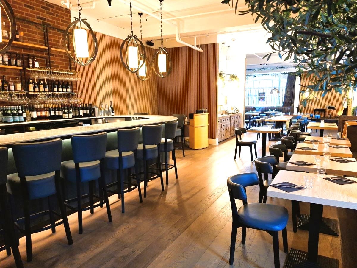 Whole venue Strings Restaurant  6