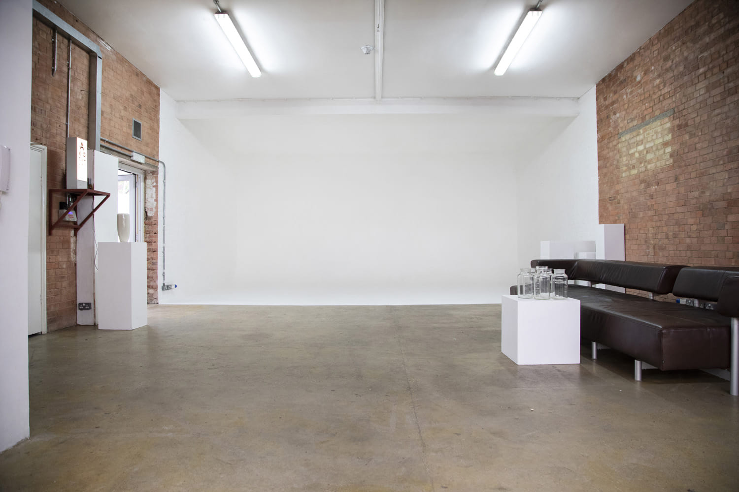 Bow Bunker / multifunctional photo & film & event space 