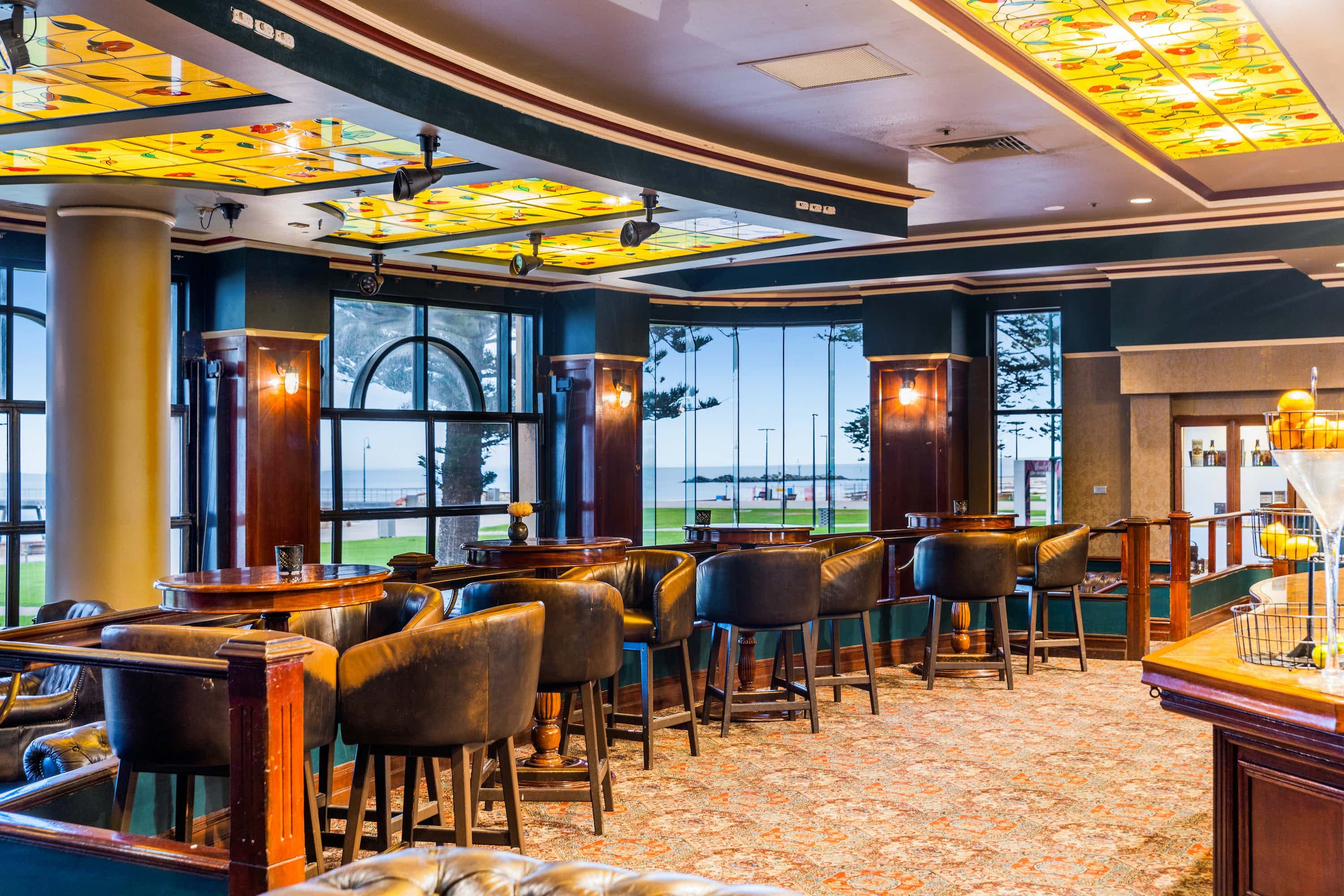 Horizons Cocktail Lounge 2