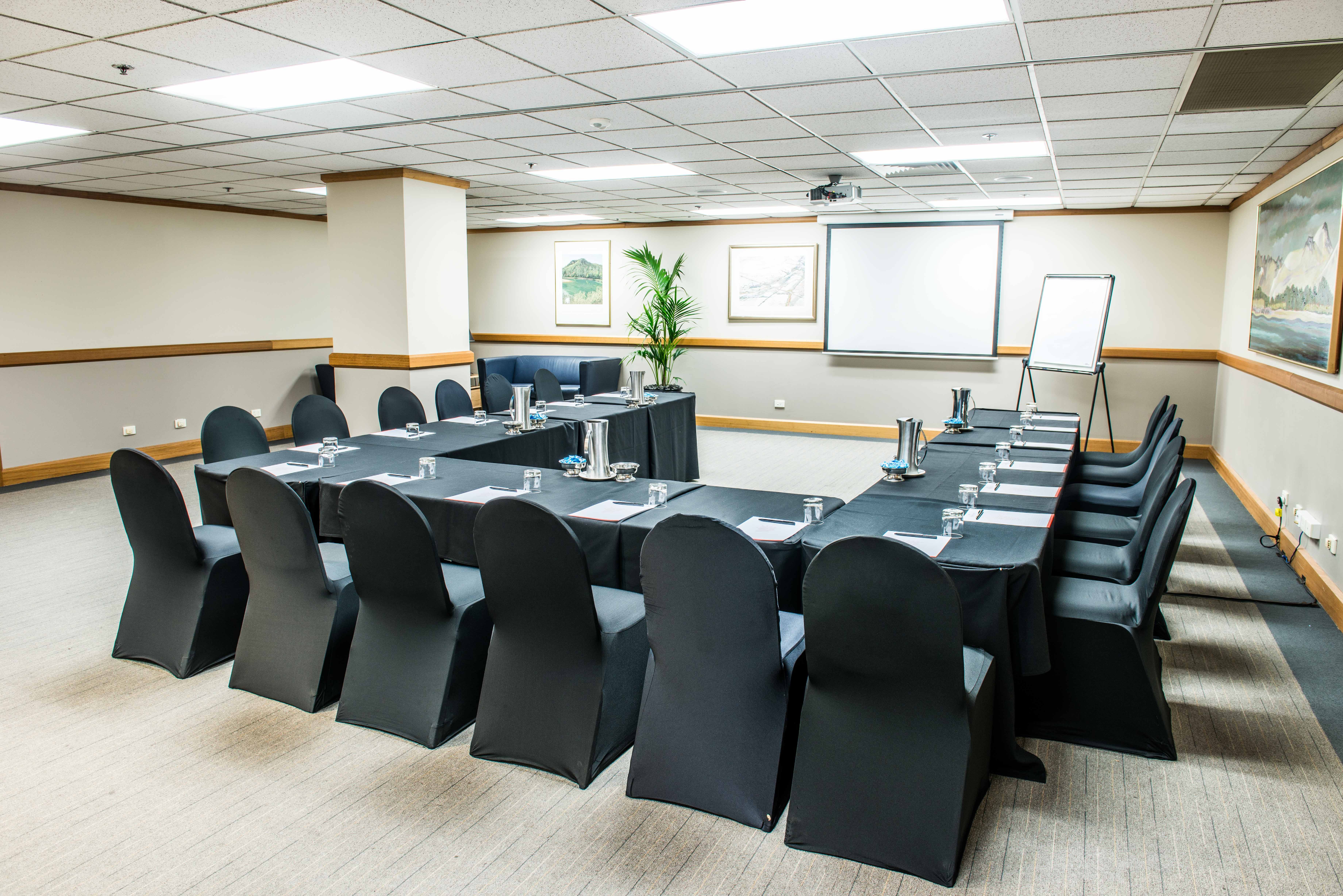 Barossa, Clare and Club Lounge 1