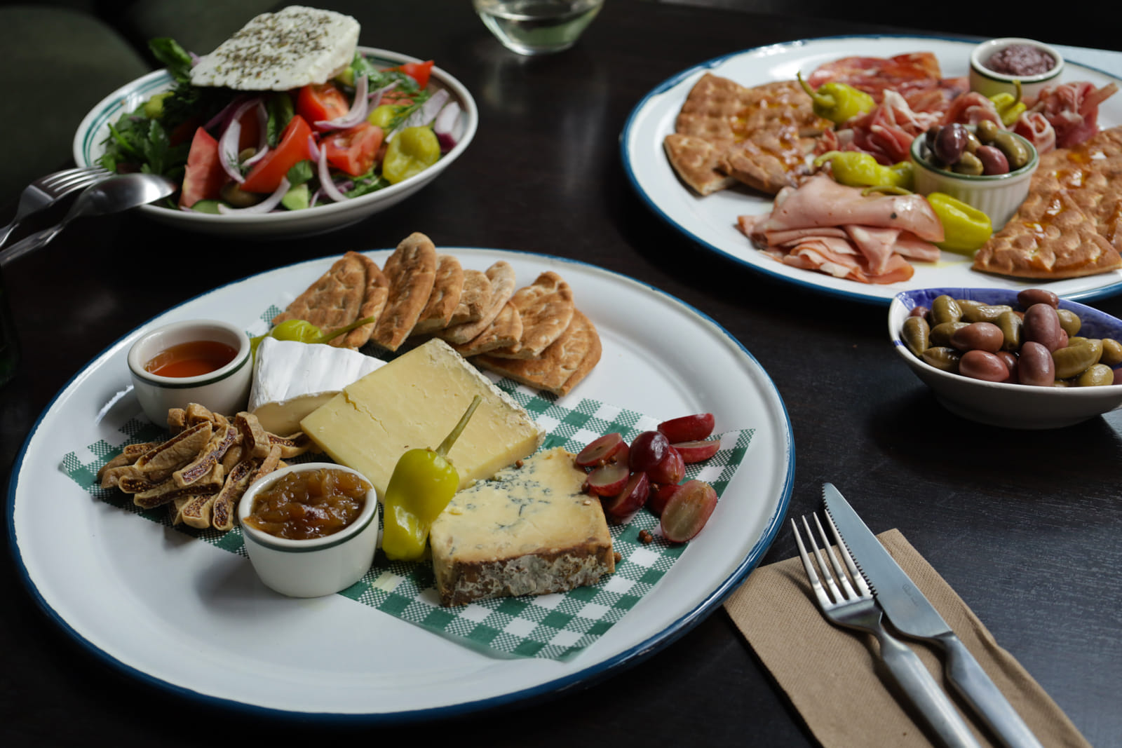 Riverside Space with Open Kitchen and Terrace at Ruby Riviera 9