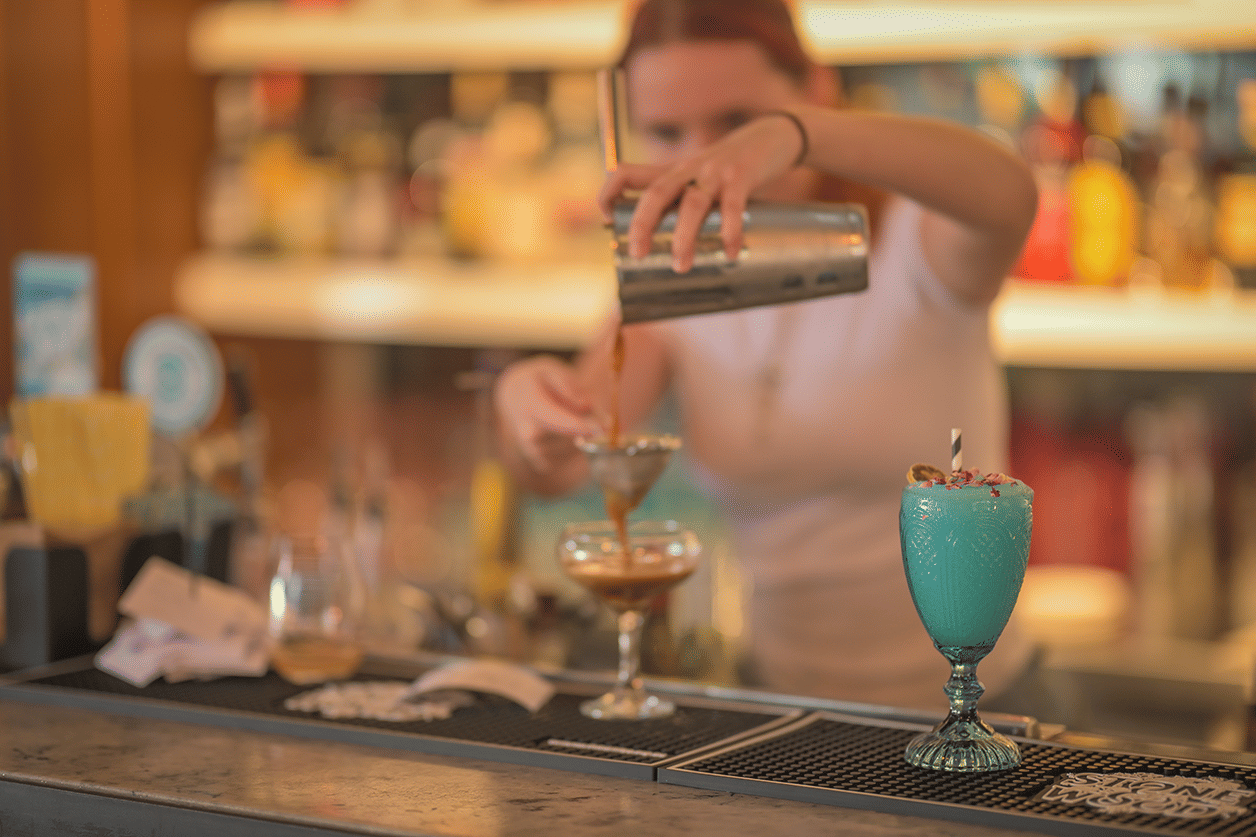 Bright Riverside Terrace 4