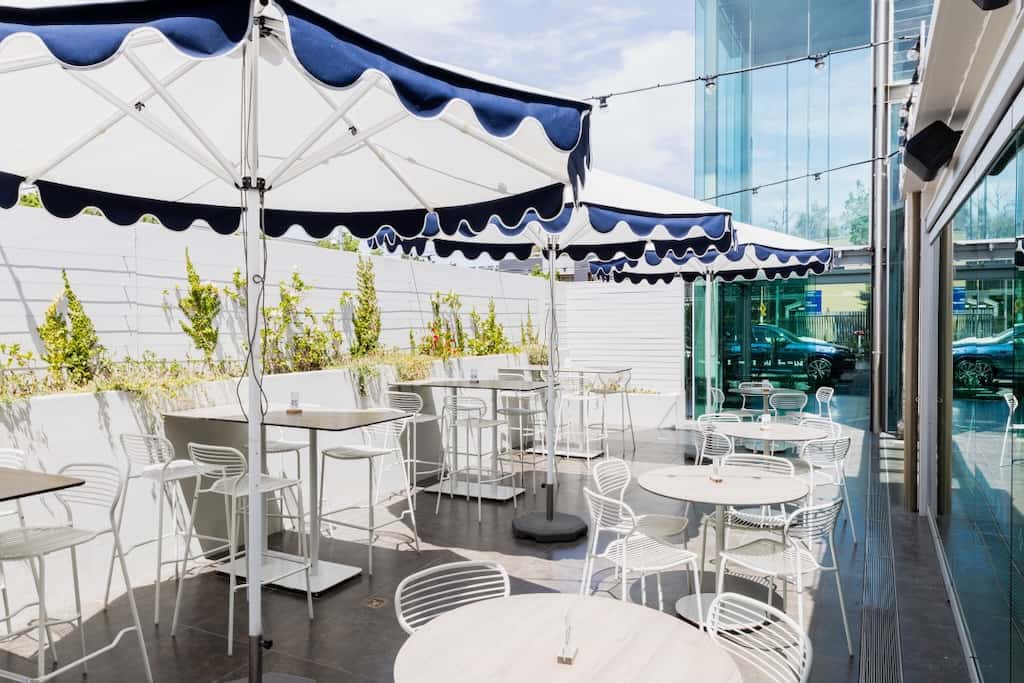 The Sunroom: A Perfect Balance of Openness and Privacy 0