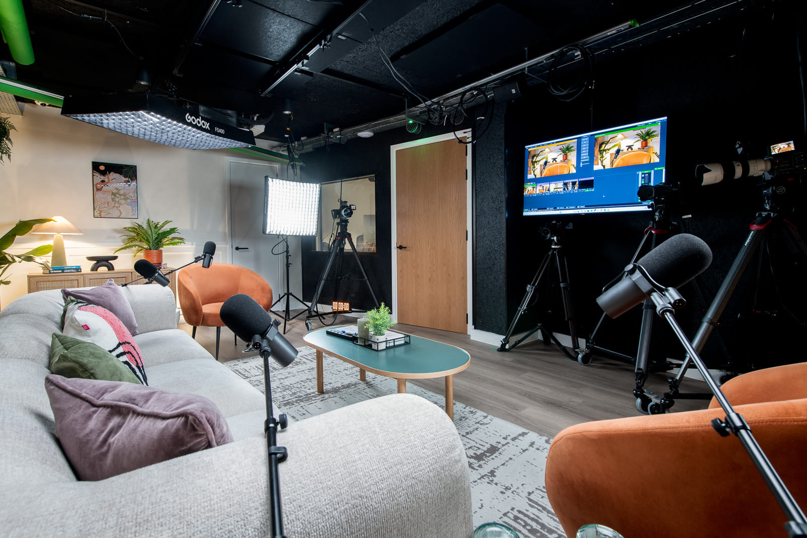 Podcast Recording Studio 15