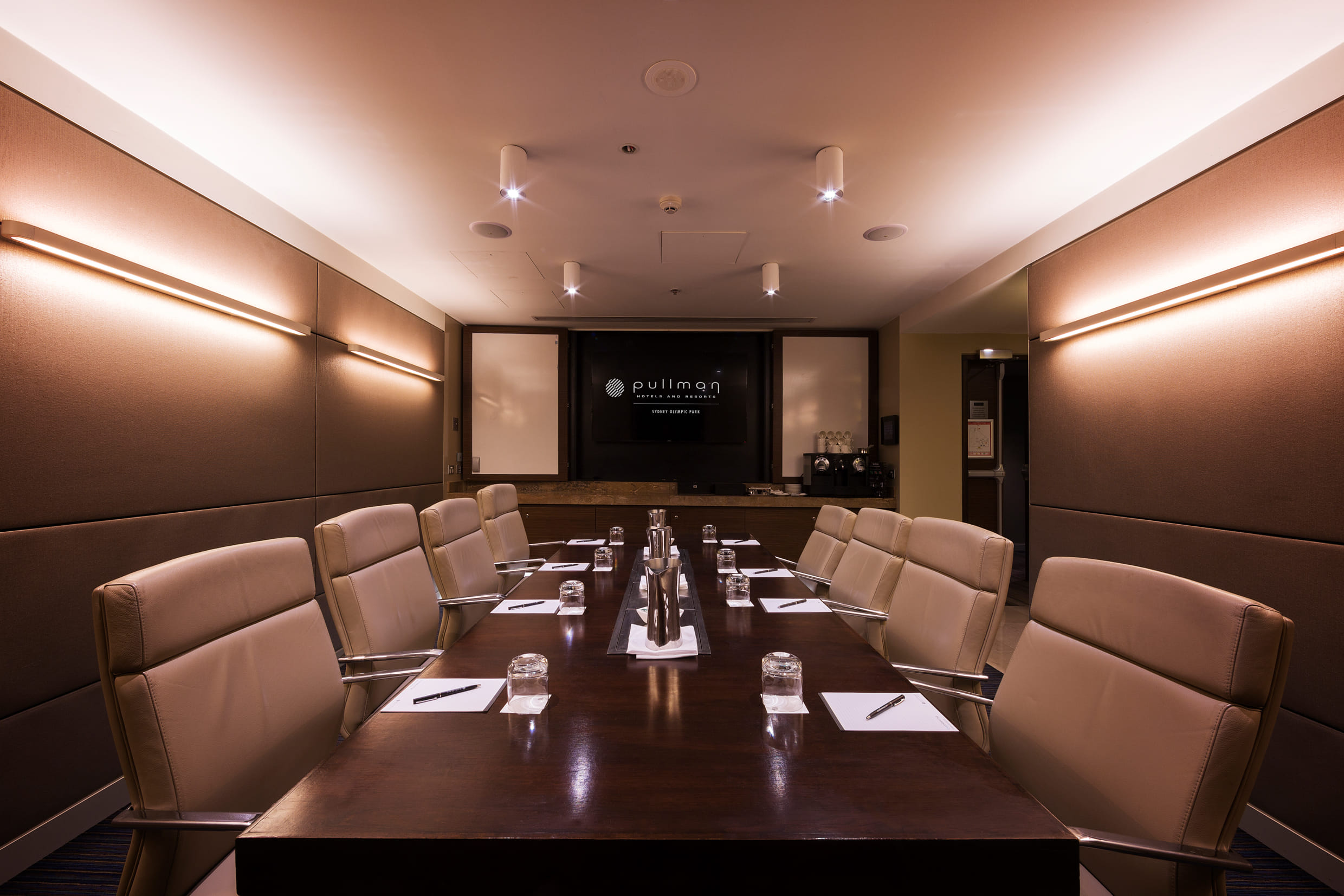 Elara Boardroom 2