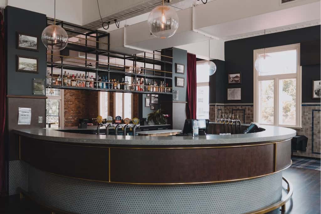 The Normanby Hotel Public Bar 0