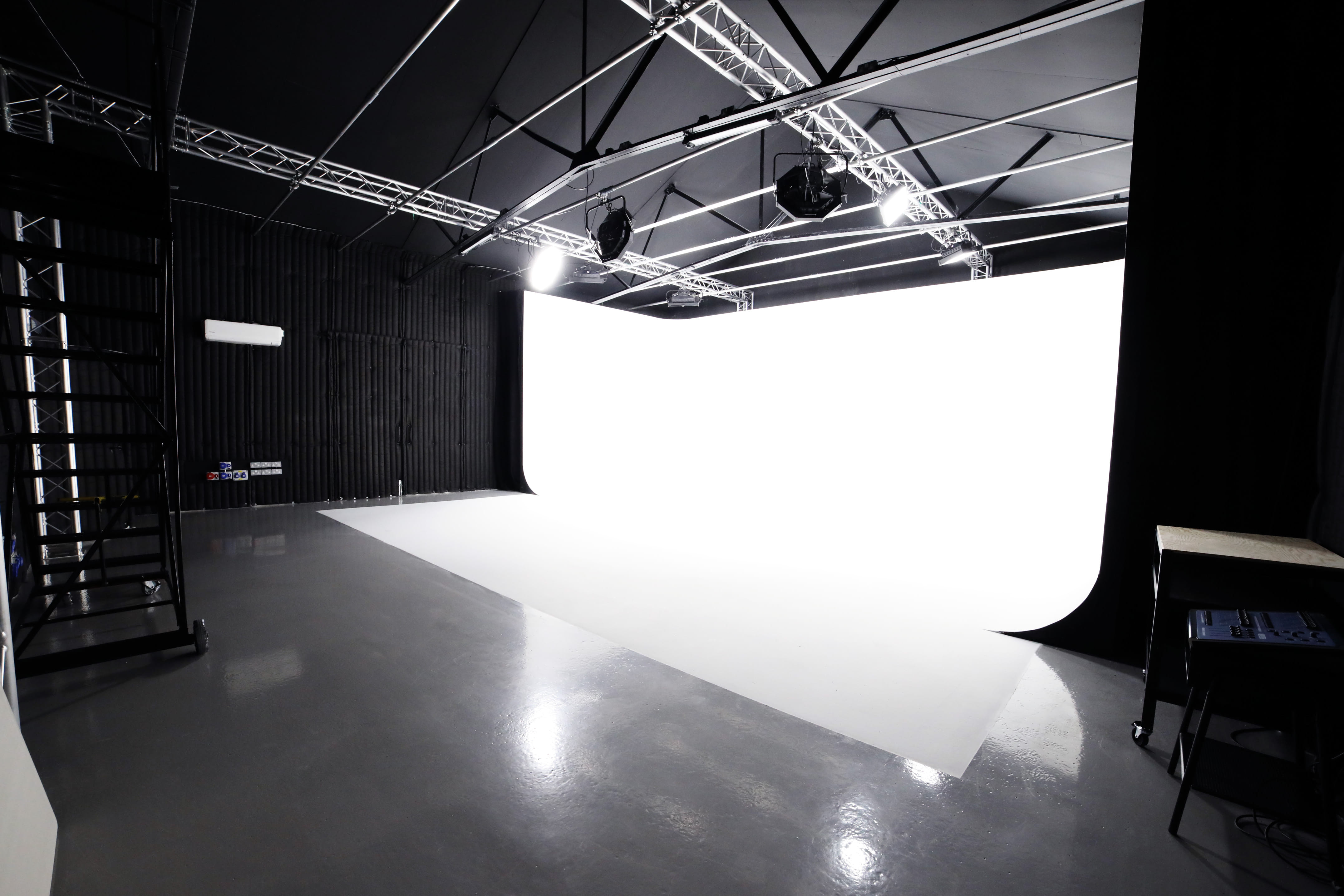 Klatch Studio - Studio 3: Sound Stage 2