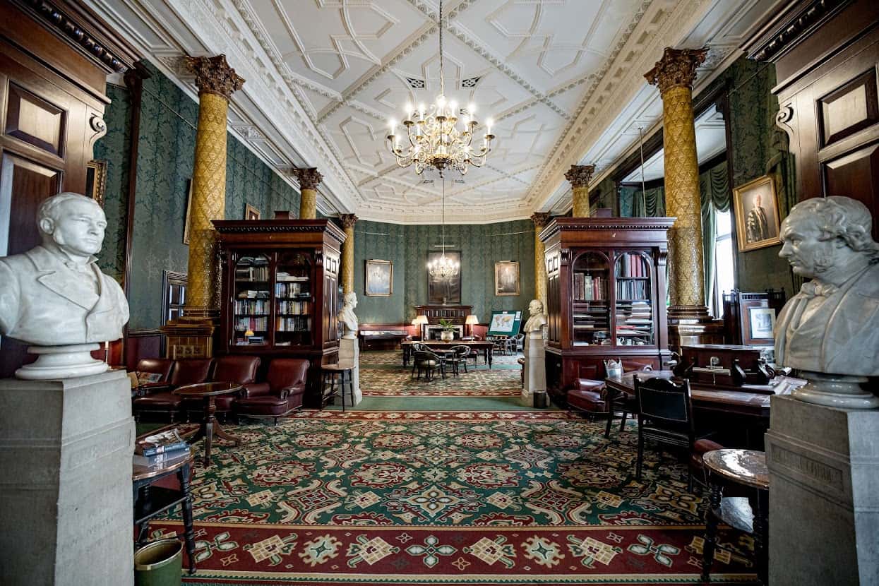 Private Members' Club 2