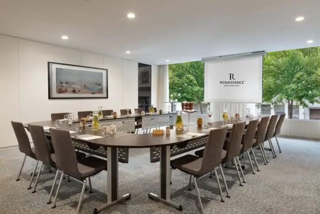 MARAGDA MEETING ROOM