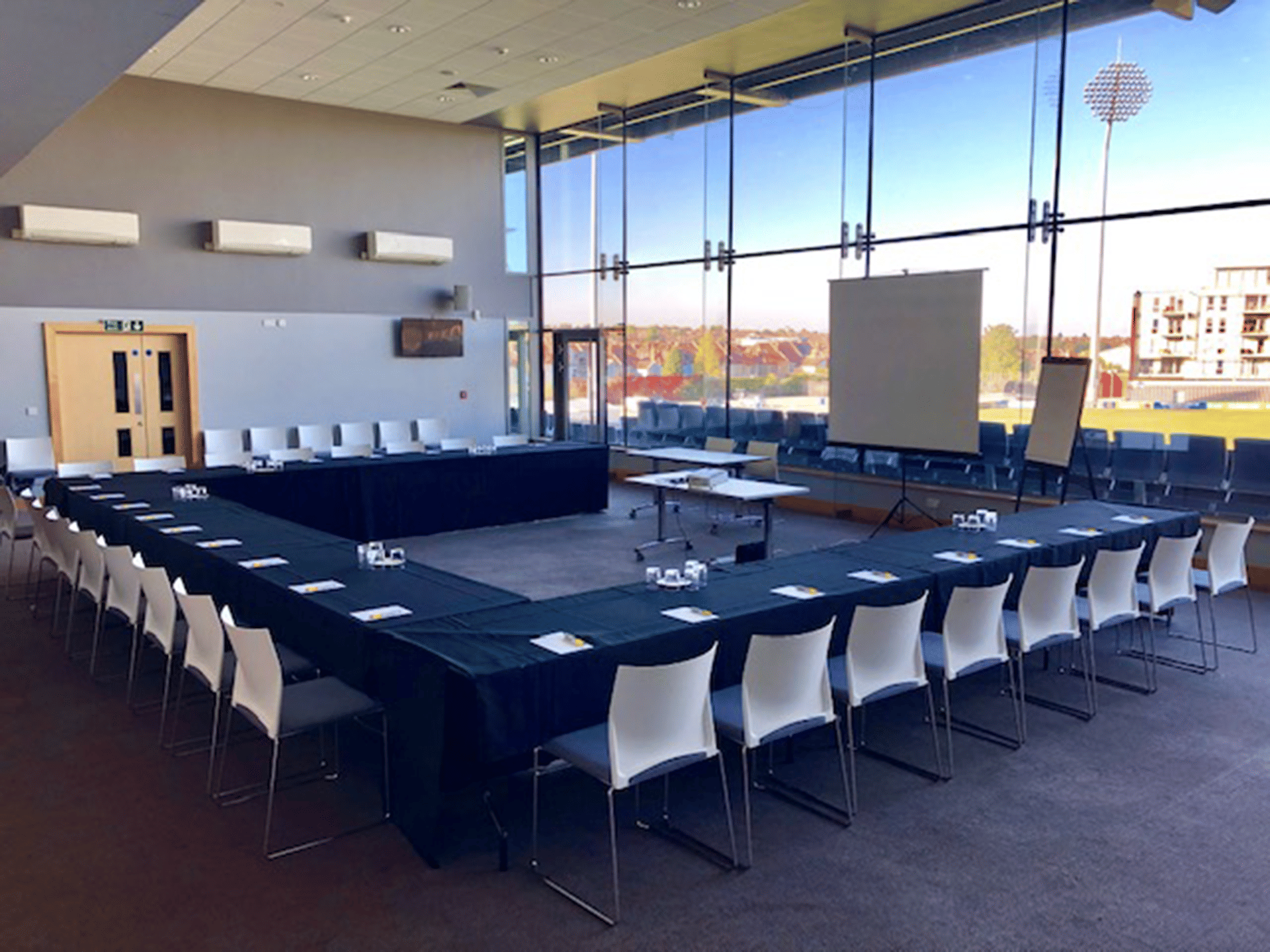 The Premier Lounge 6