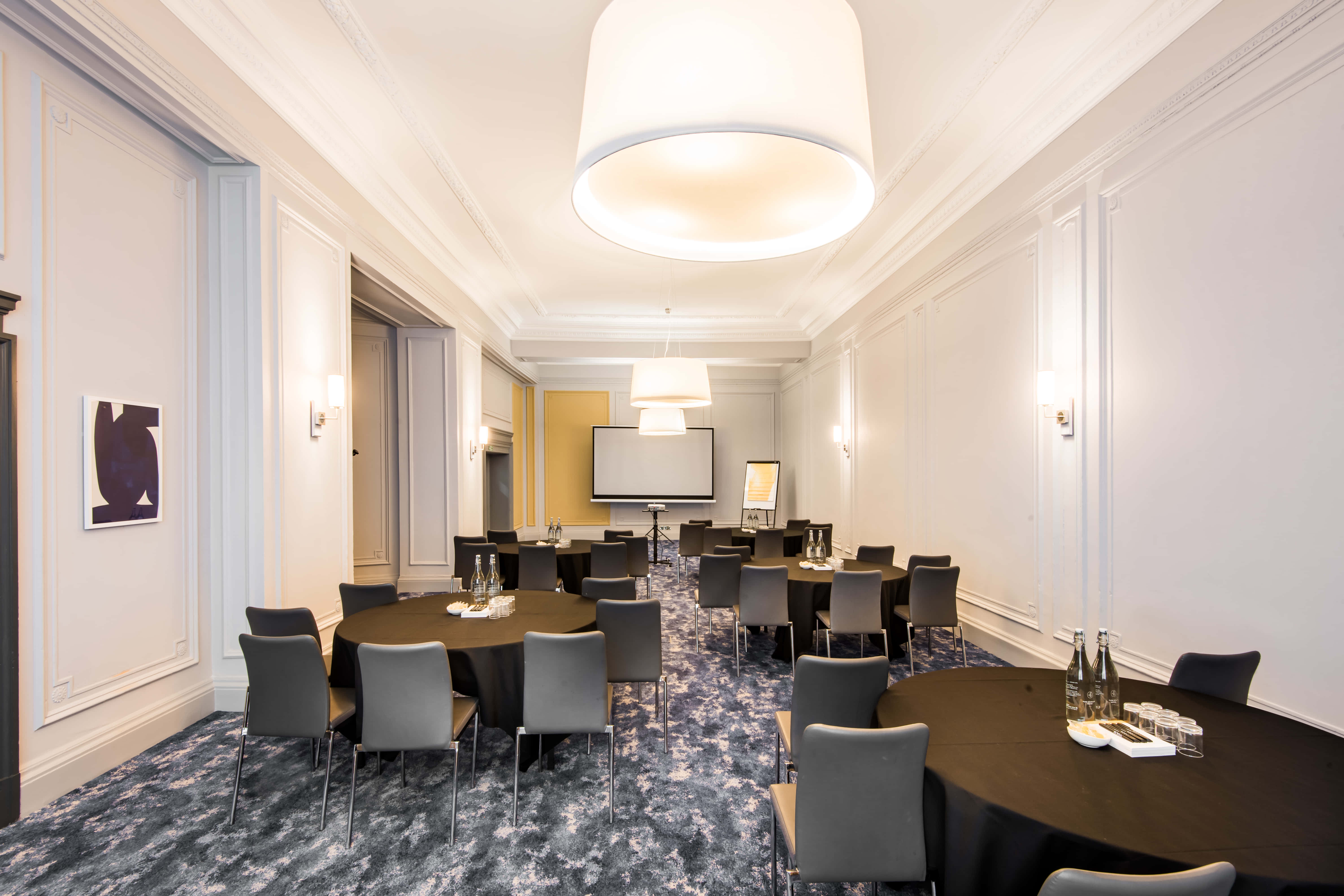 Clyde & Queens Suite 0