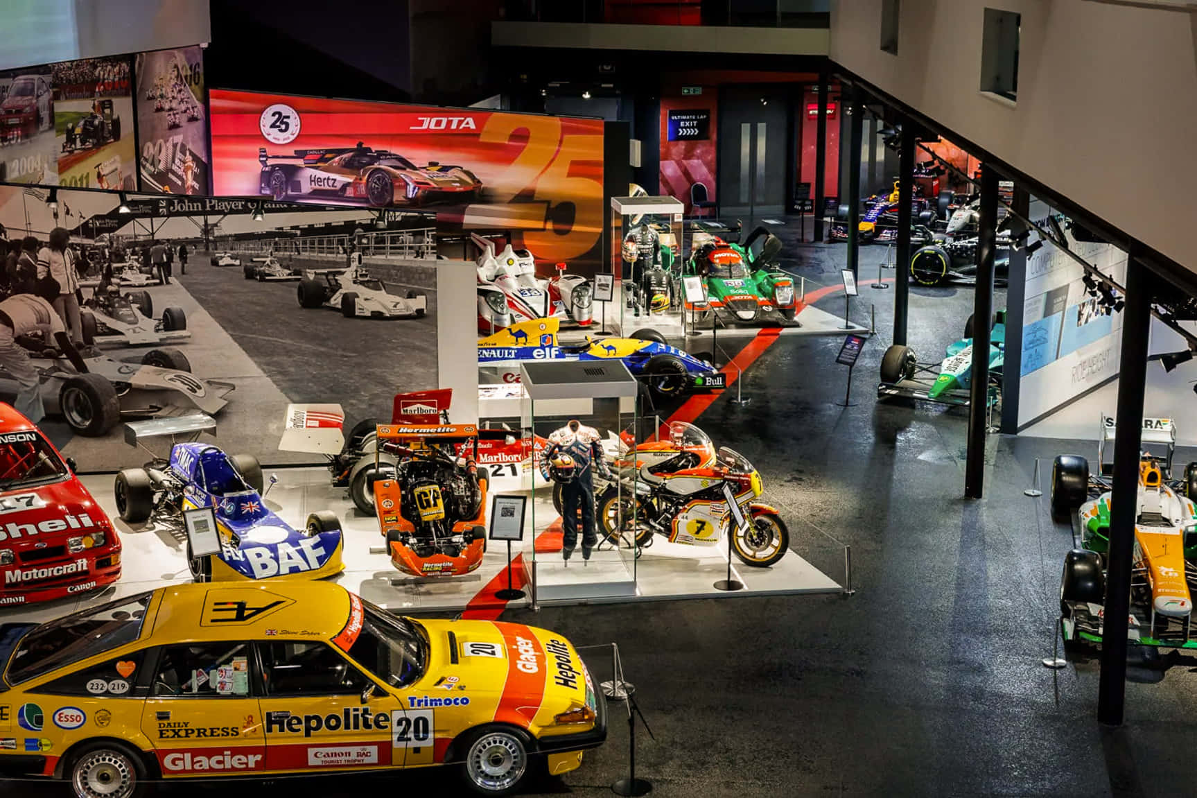 Exhibition Dining 12