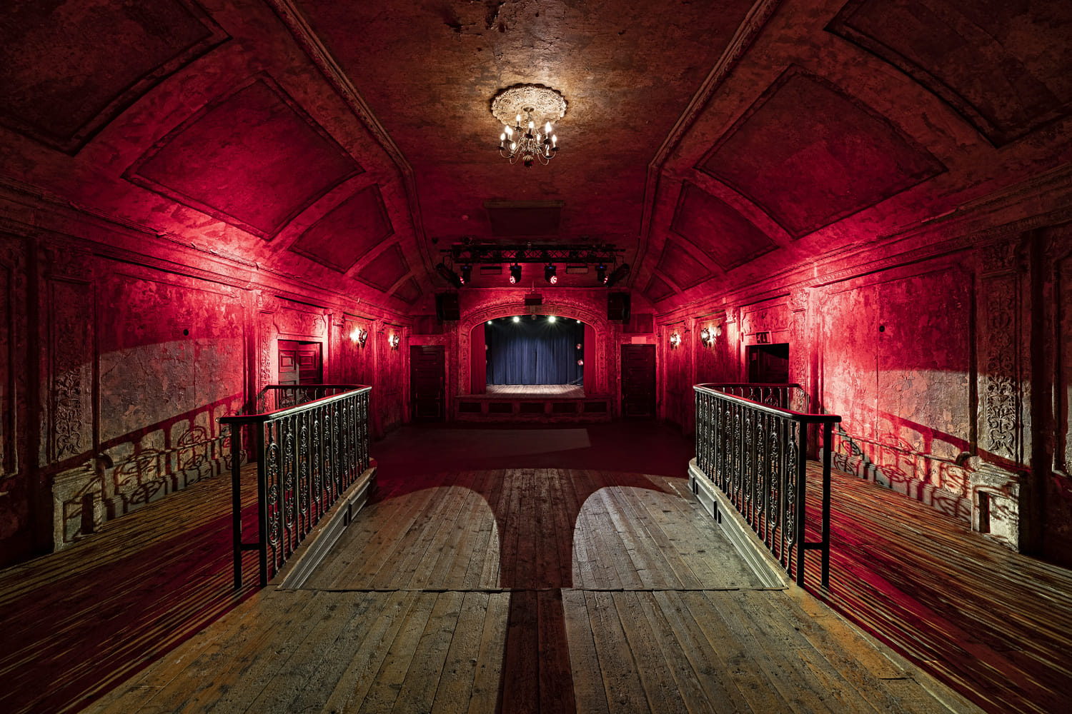 Rae's London (Whole Venue) 3