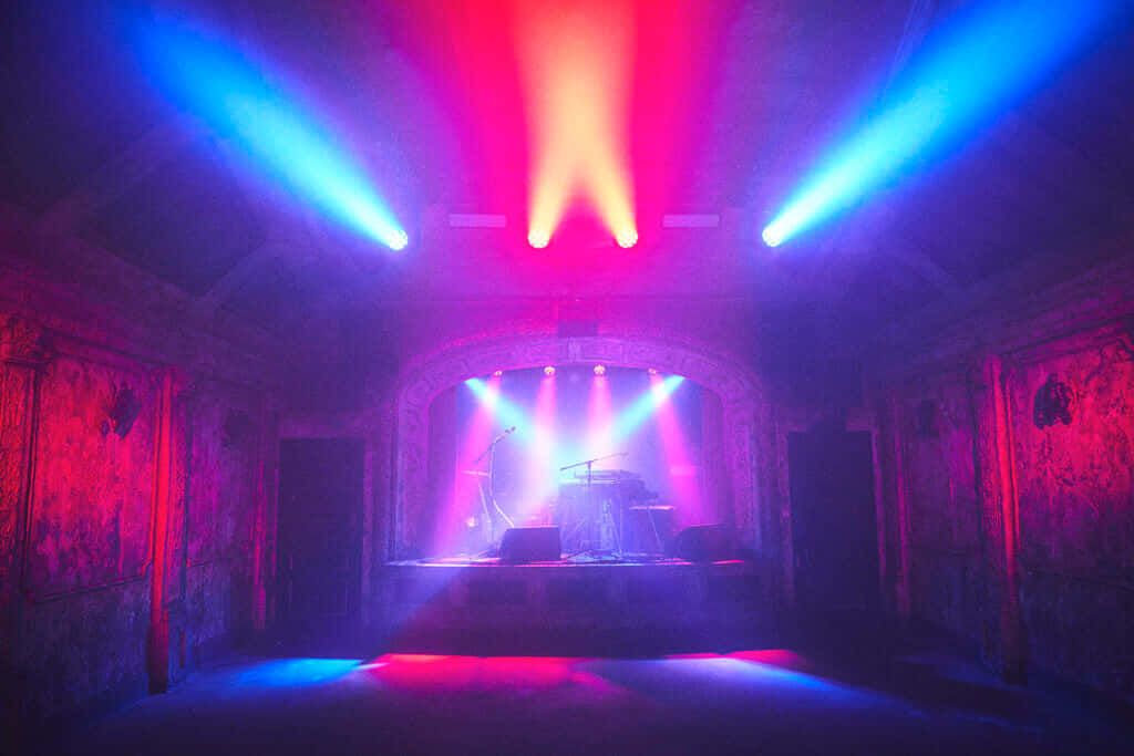 Rae's London (Whole Venue) 6