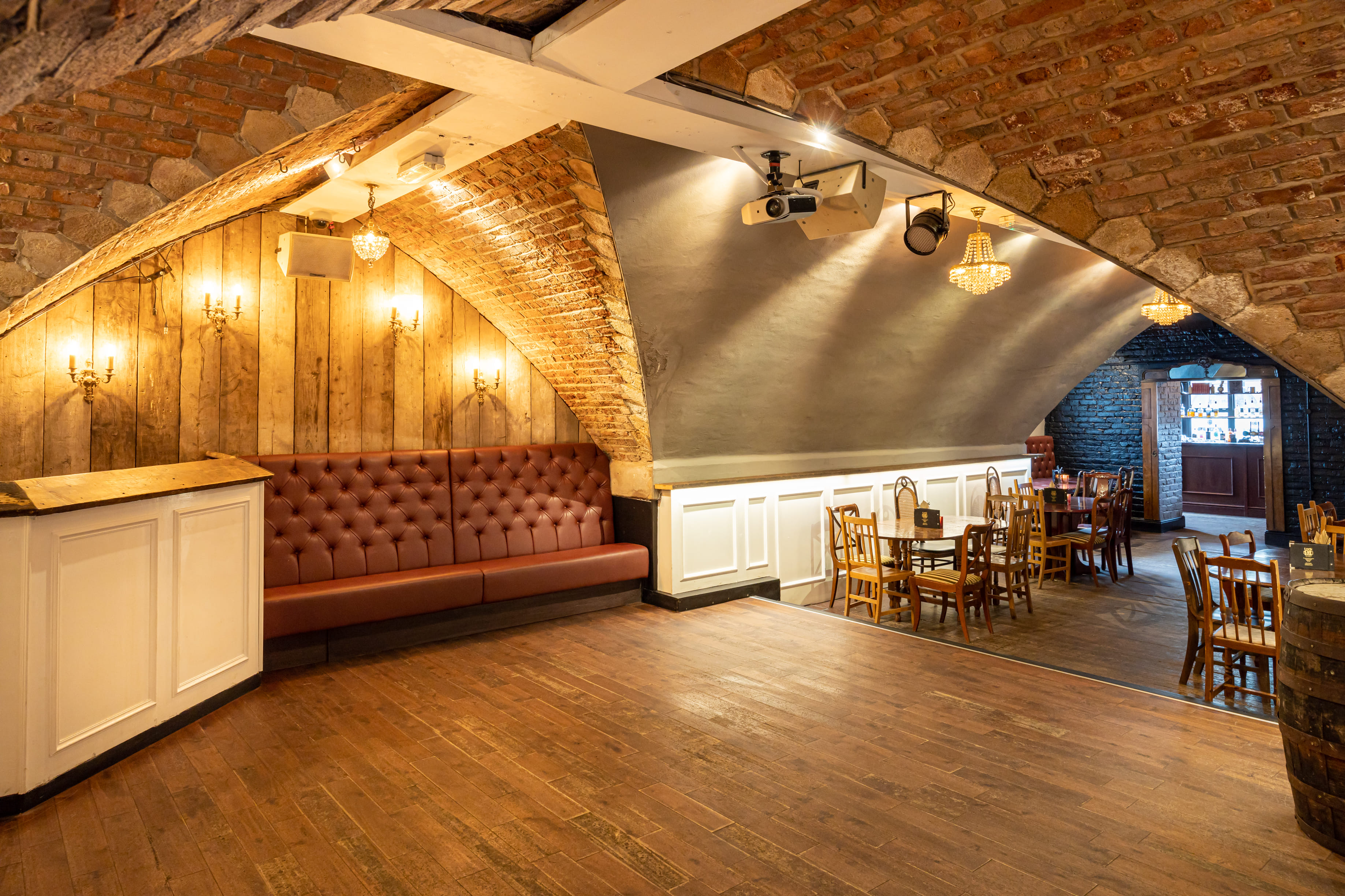 Attic Ballroom & Study Bar 6