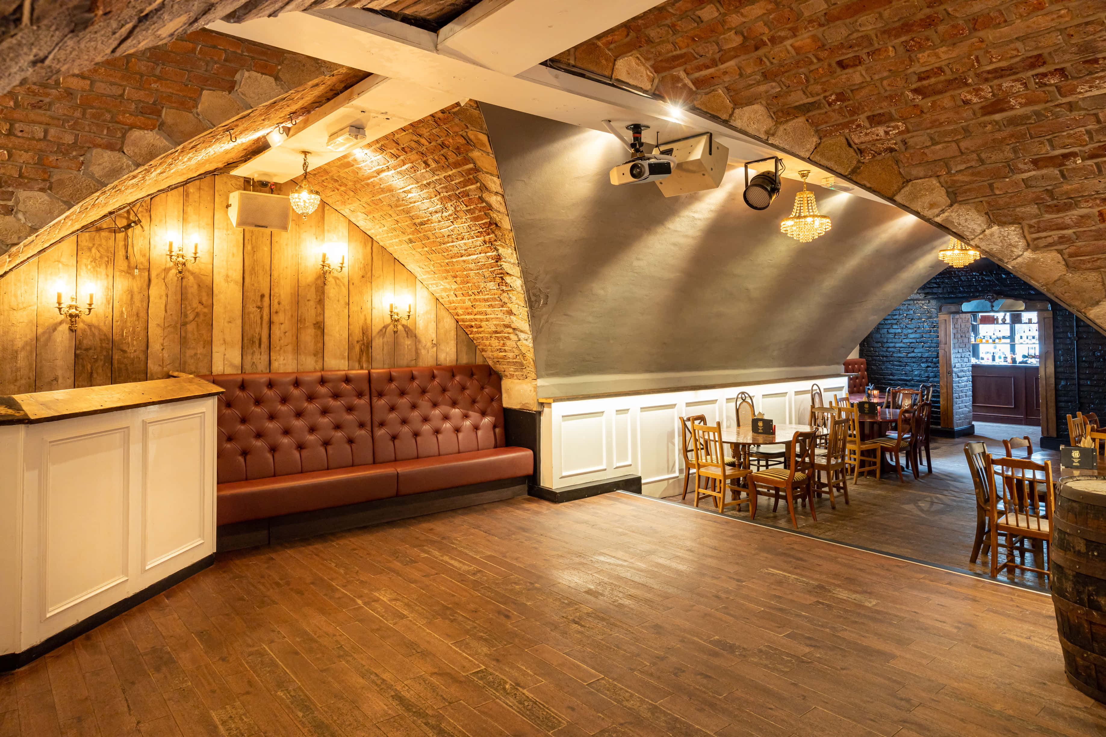 Attic Ballroom & Study Bar 6