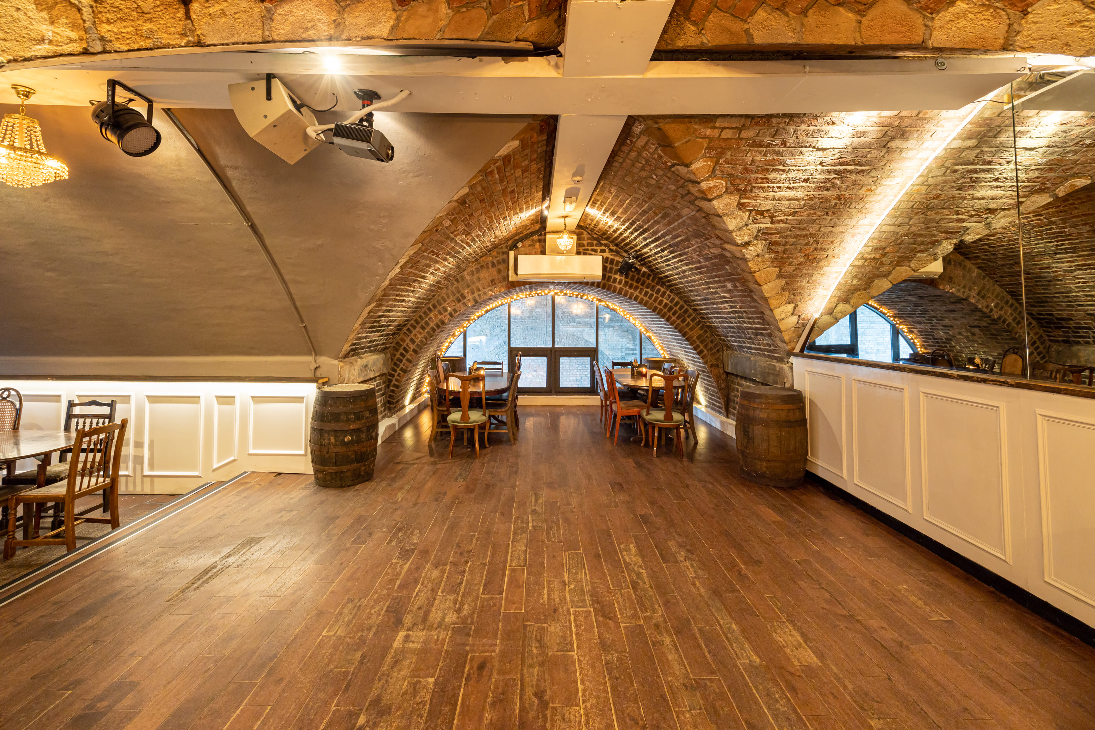 Attic Ballroom & Study Bar 4