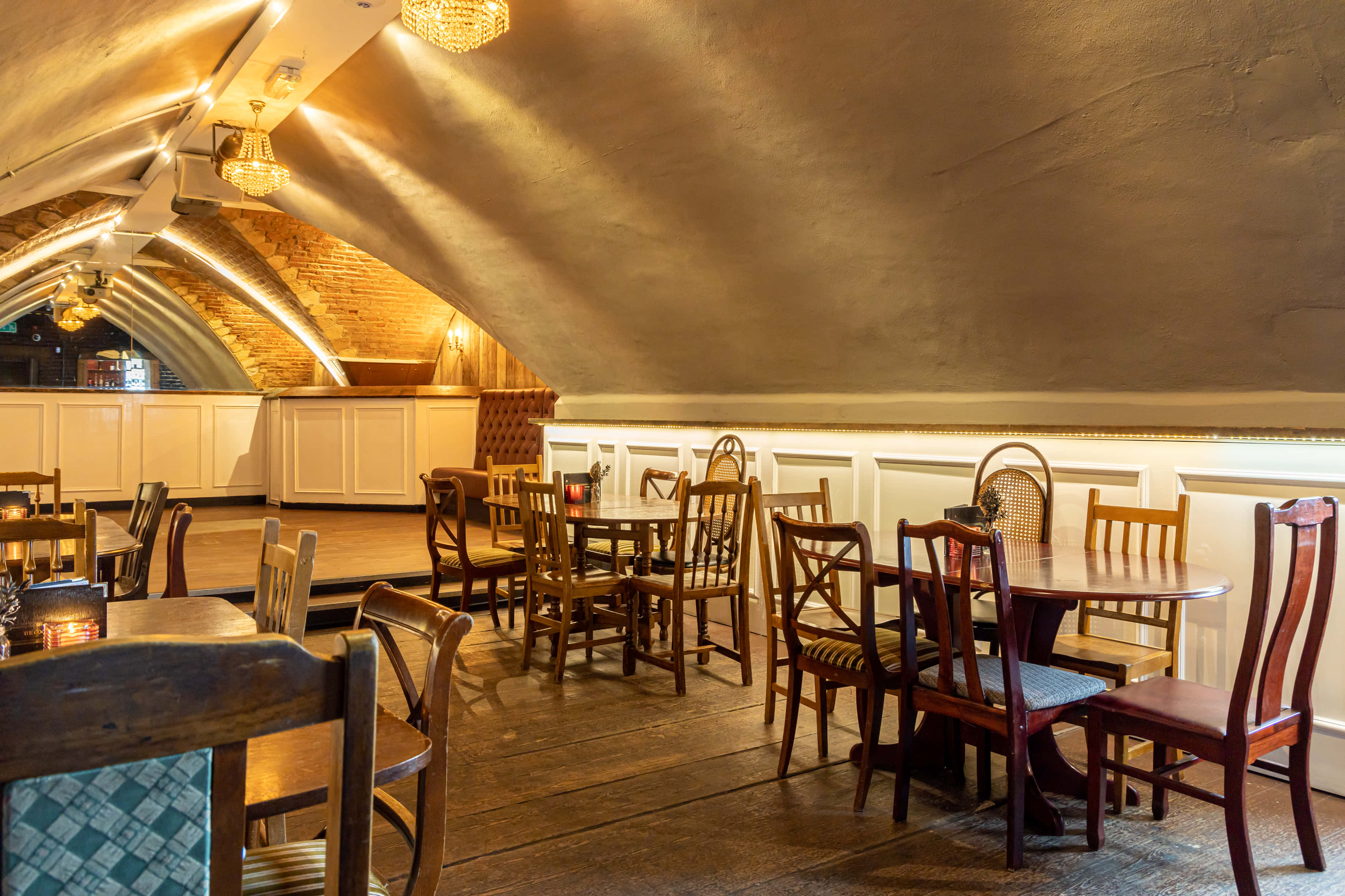 Attic Ballroom & Study Bar 1