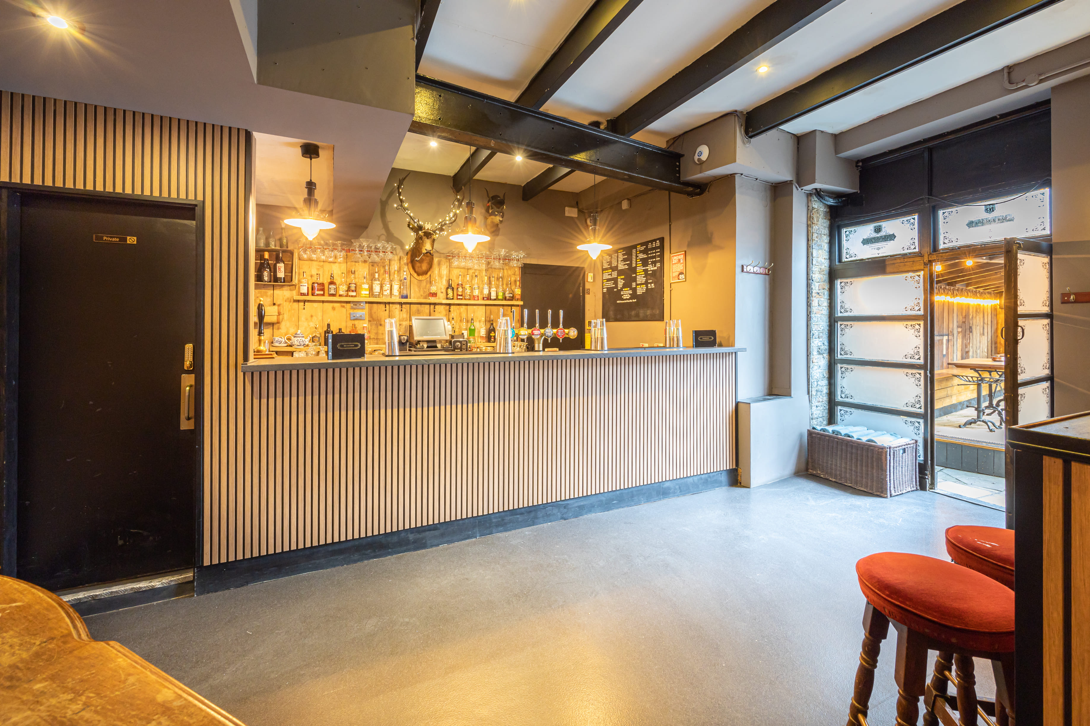 Lounge Bar & Canal-side Terrace 4