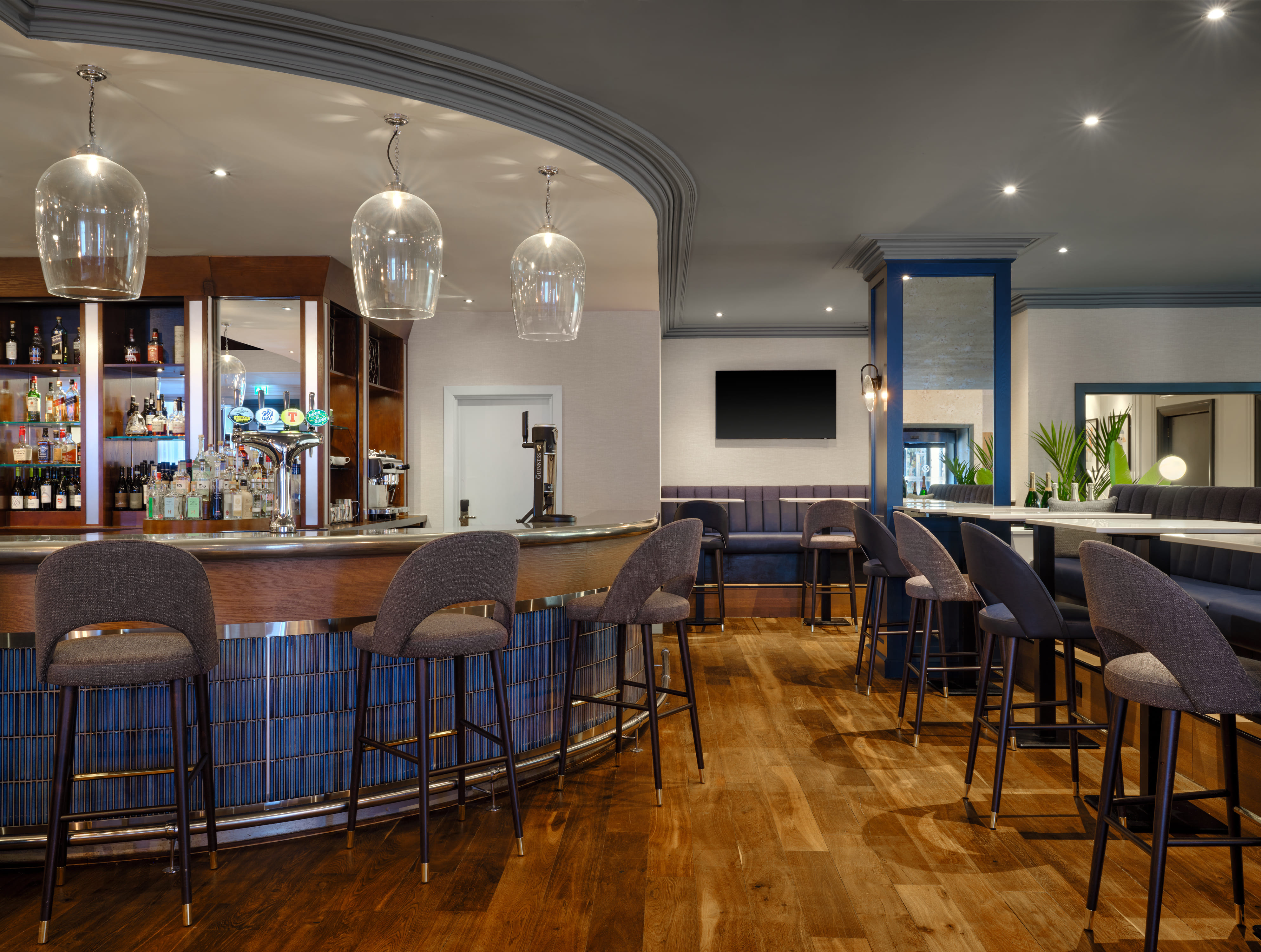 Arti & Alba Restaurant and Bar 1