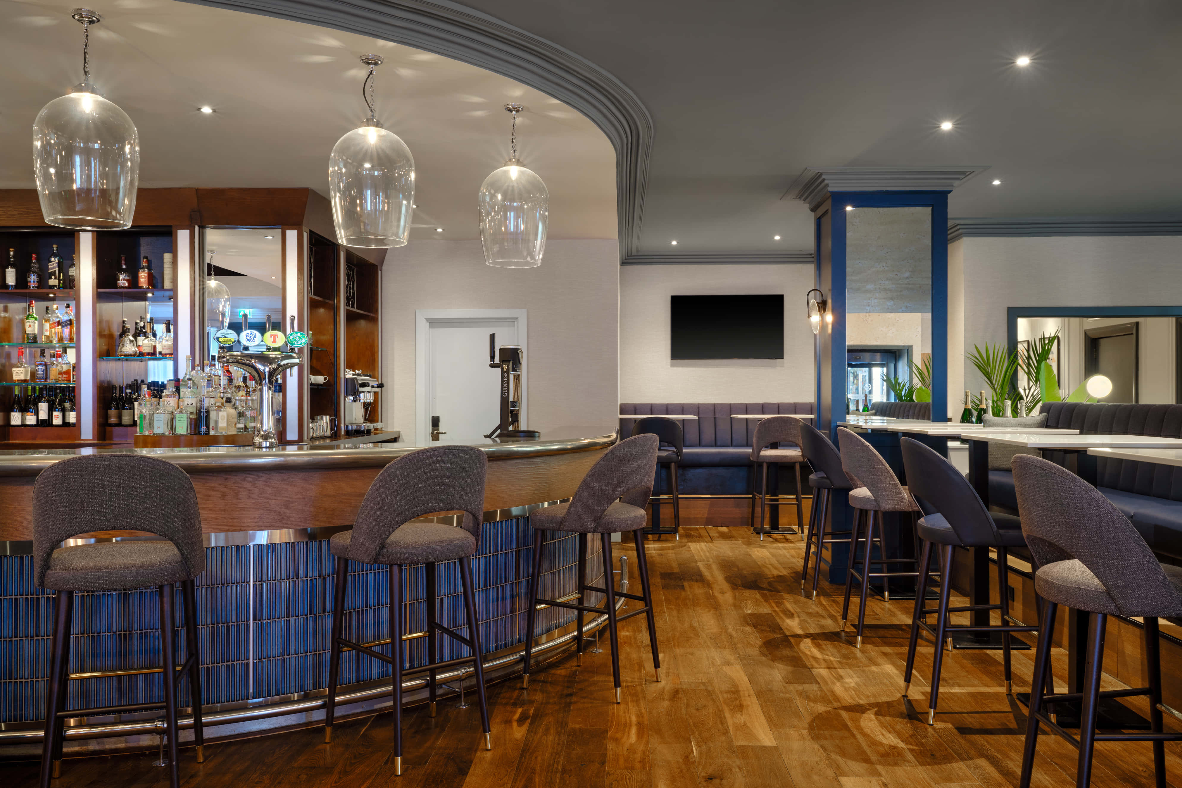 Arti & Alba Restaurant and Bar 1