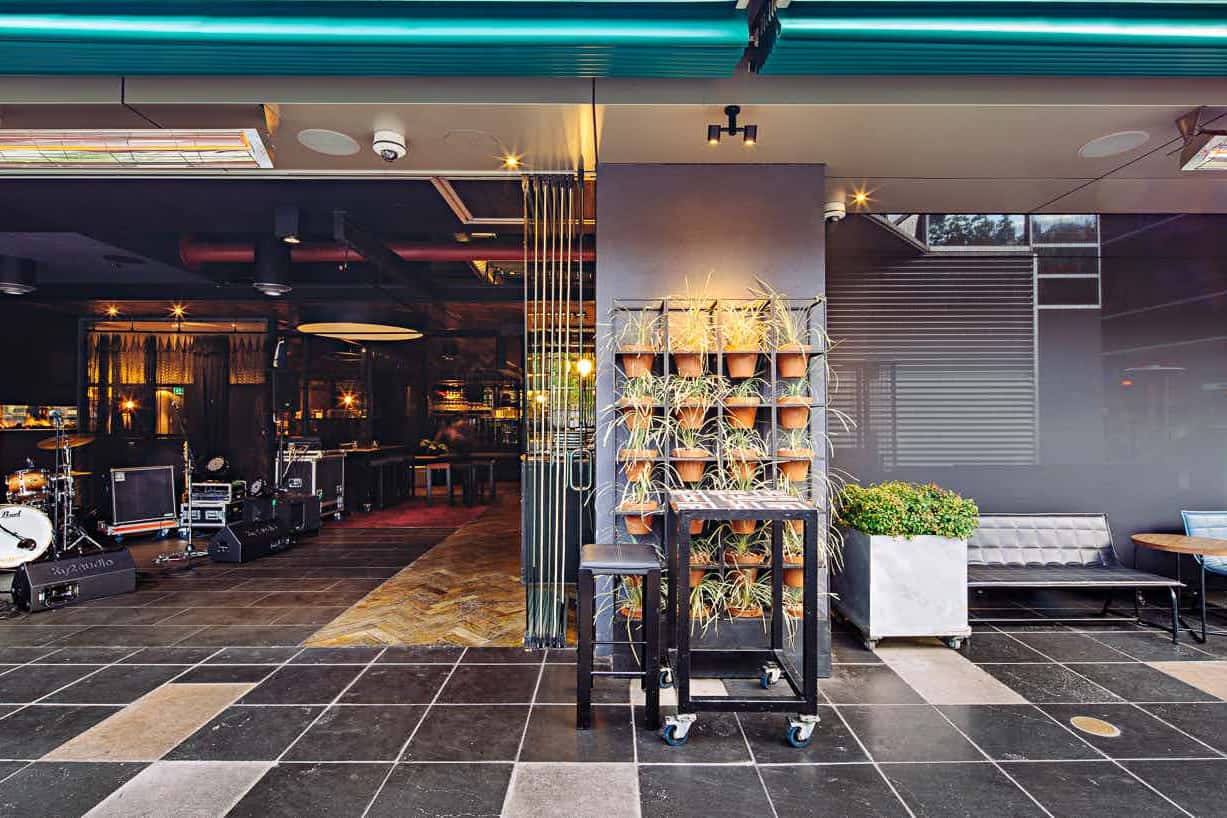 Exclusive Dining Room 3D tour