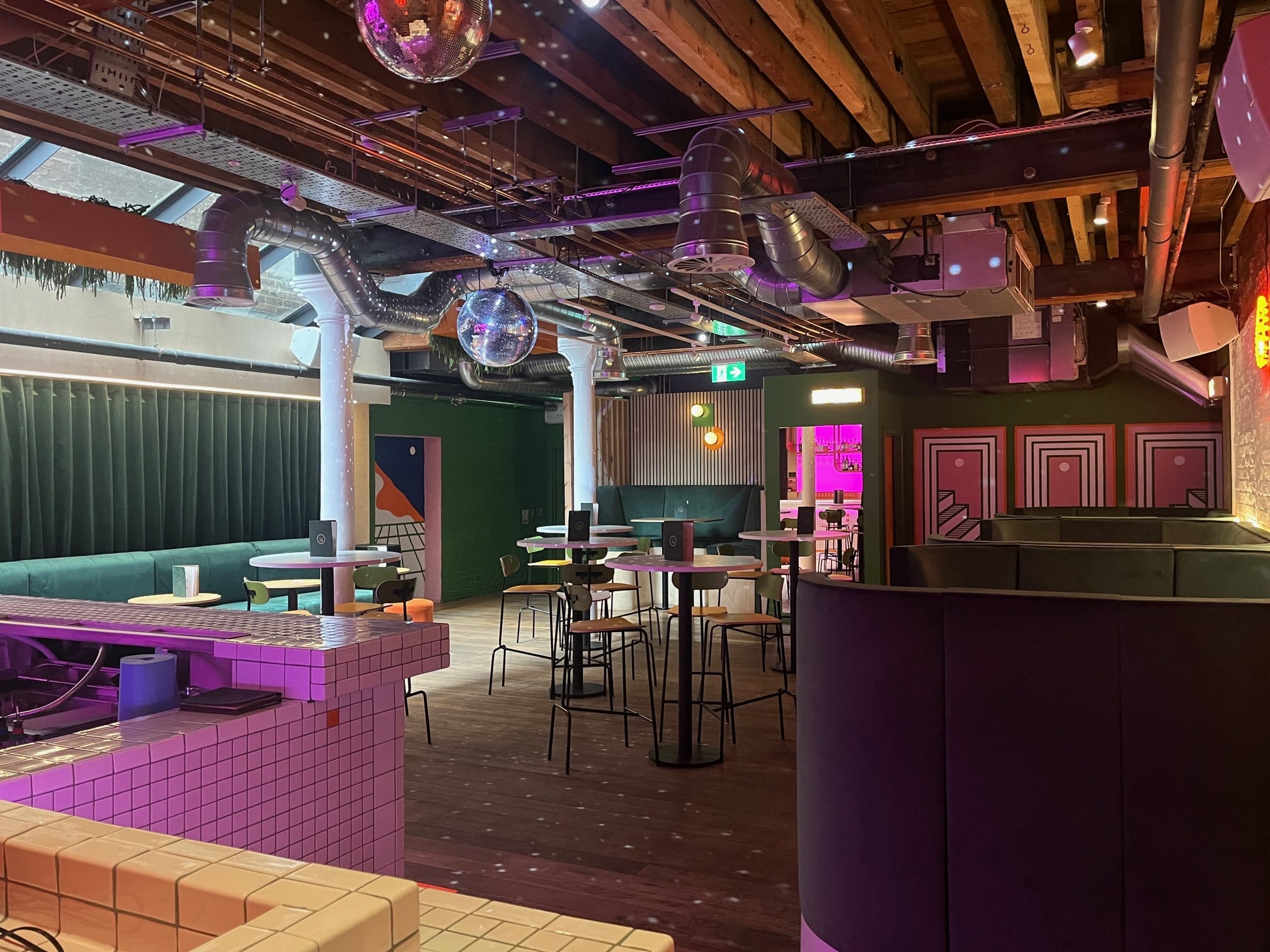 Hello Cocktail Bar  2