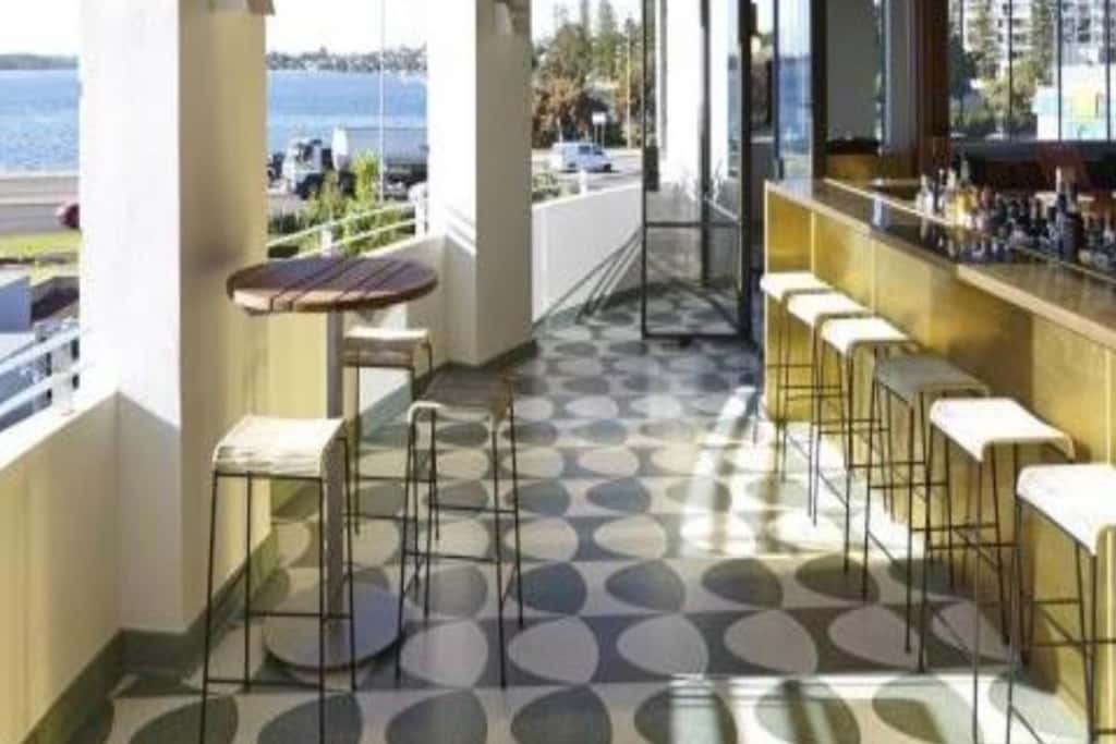 The Riverside Room 0