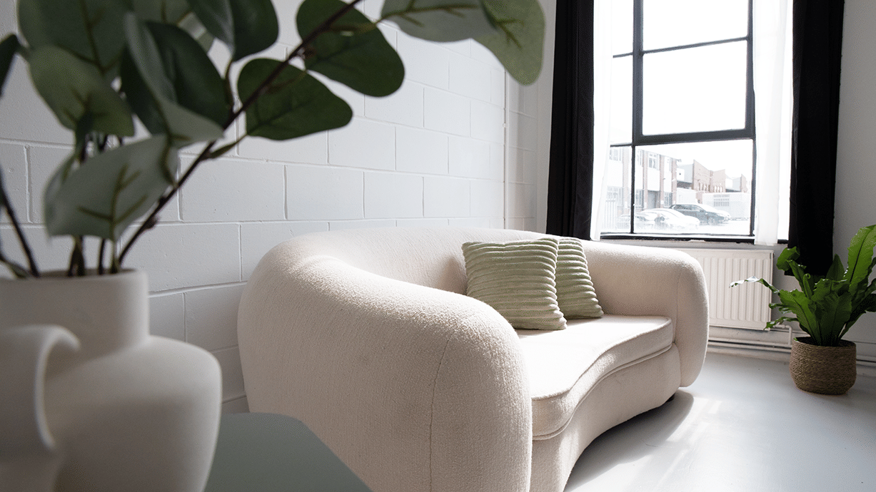 Klatch Studio: Bijou Room 3