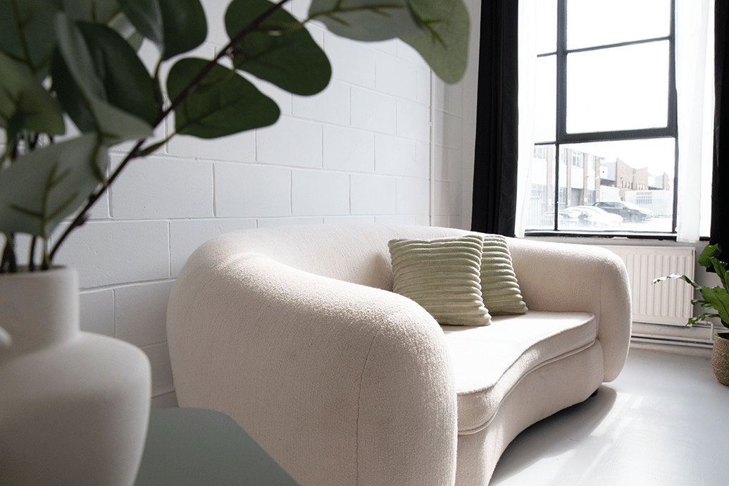 Klatch Studio: Bijou Room 3