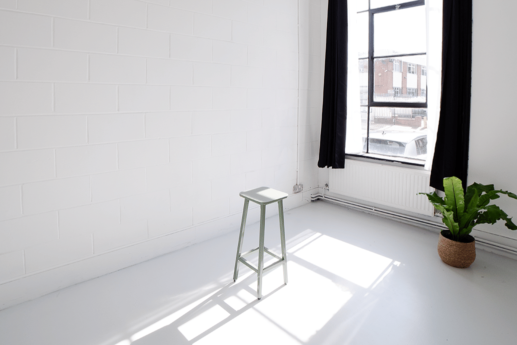 Klatch Studio: Bijou Room 6