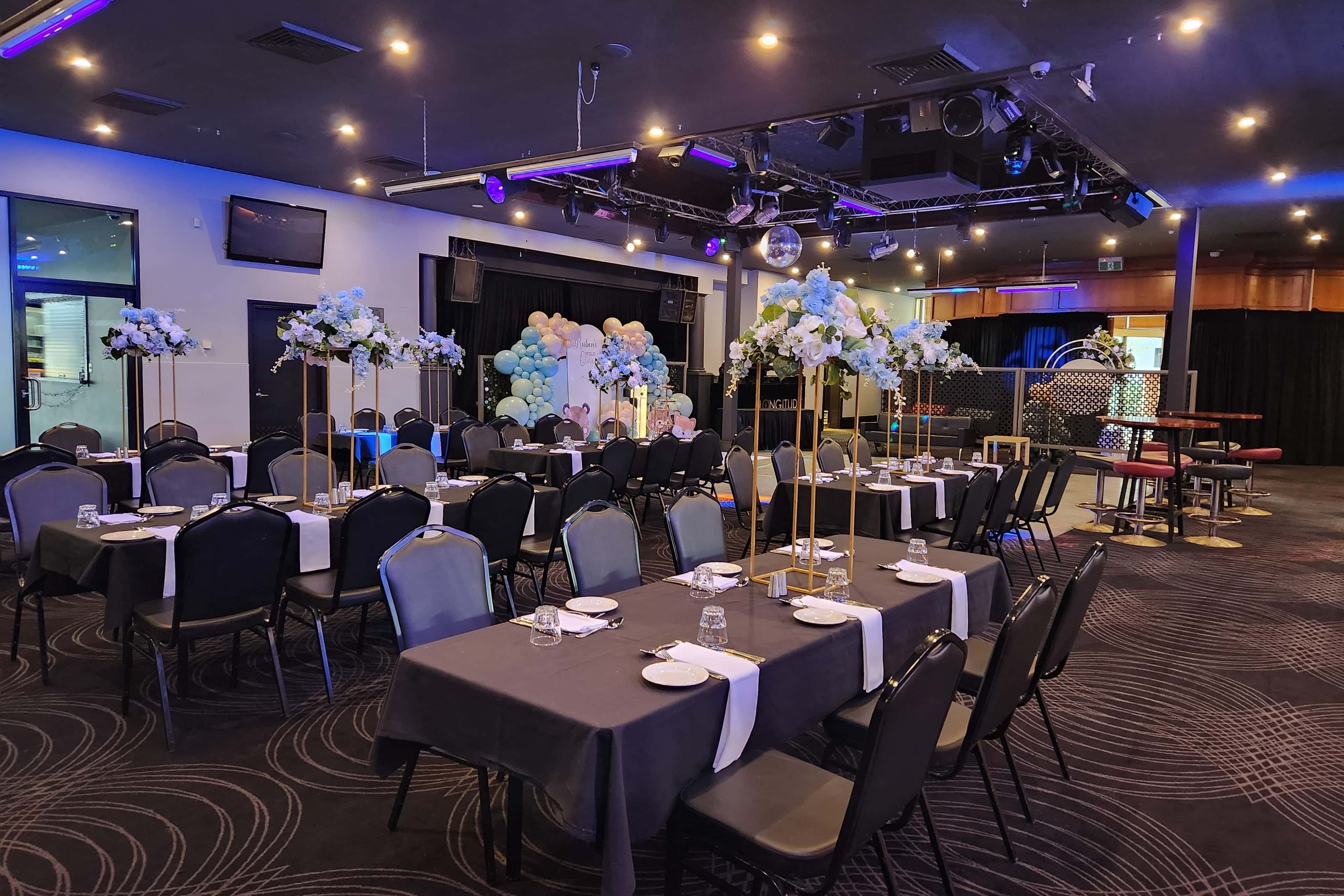 Longitude Room / Victory Room 11